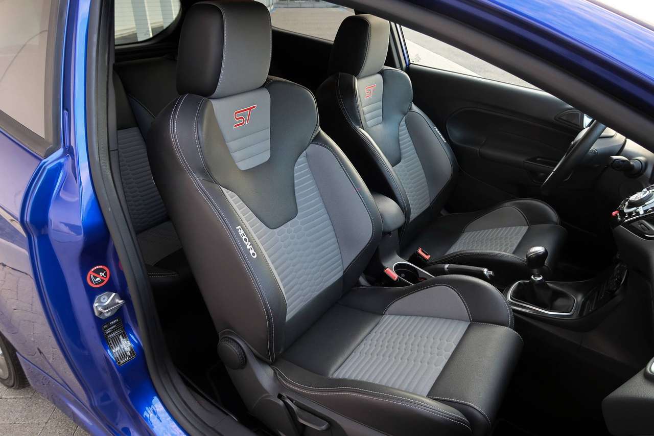 Ford Fiesta Fiesta ST 1.6 EcoBoost 182 pk / Slechts 47k km / Leder Recaro / 1j garantie — foto 17 van 23