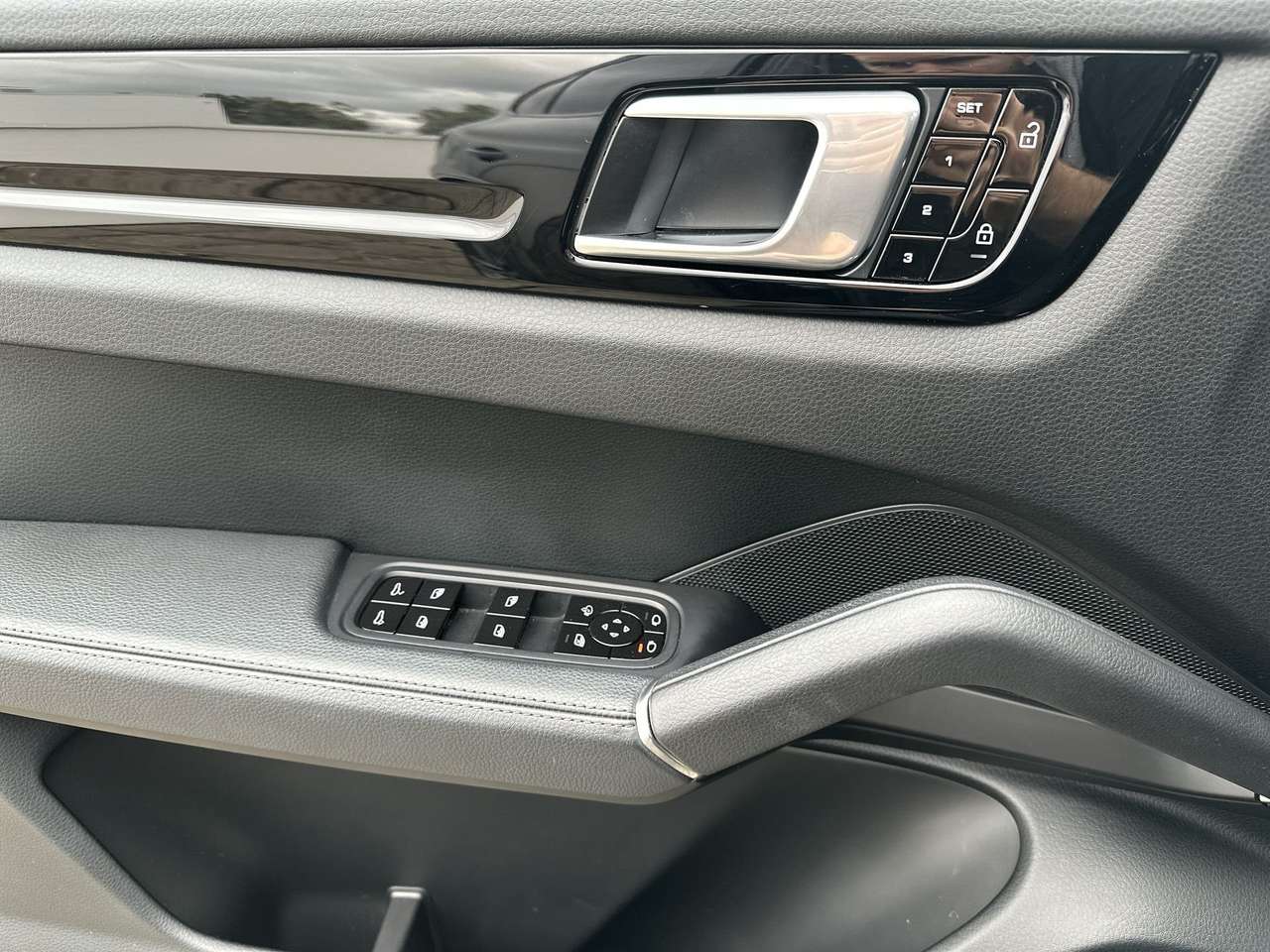 Porsche Cayenne coupé/SPORTDESIGN/TREKH/BOSE/21" TURBO/PASM — foto 10 van 19