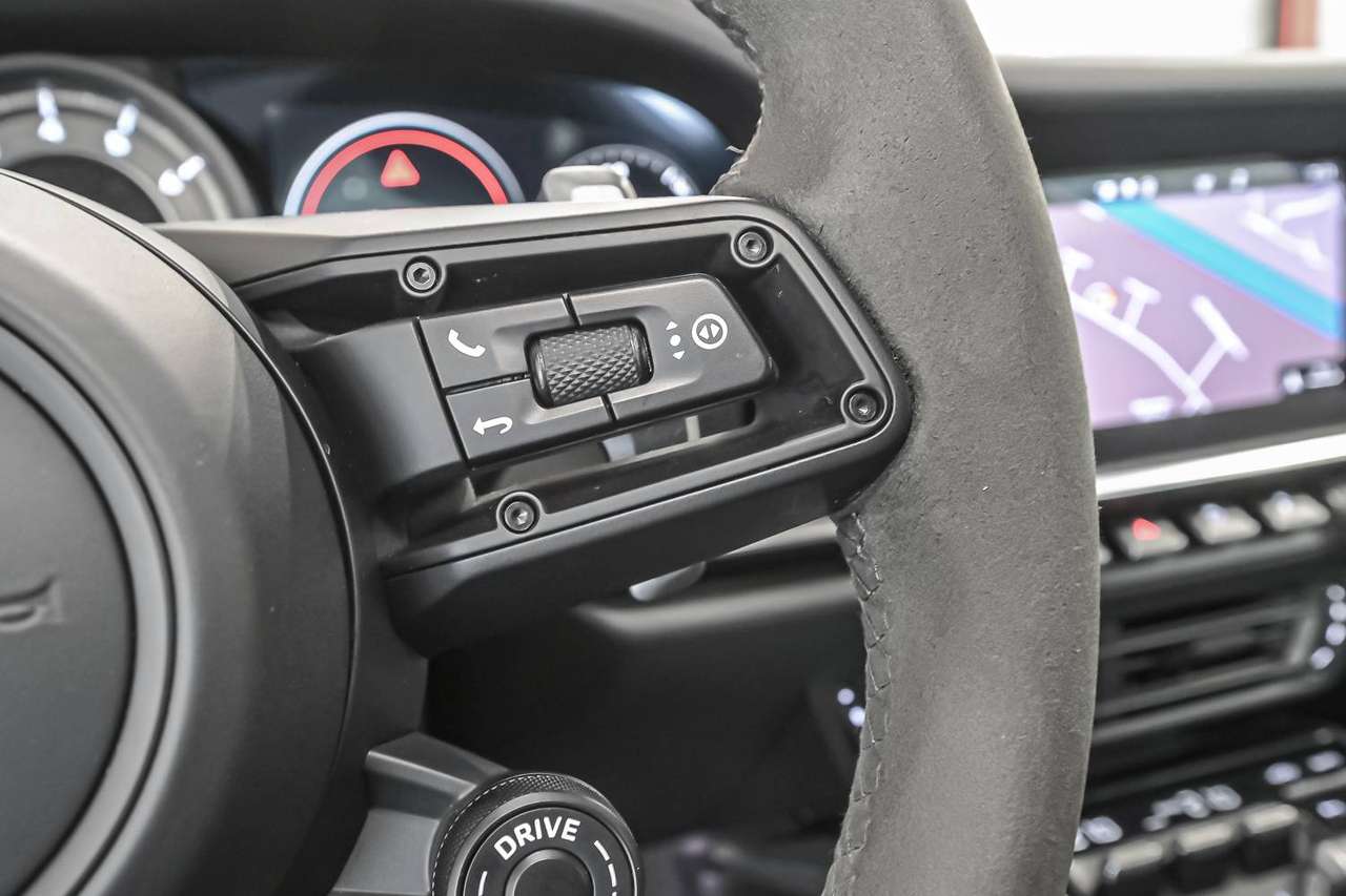 Porsche 992 911 Turbo Ceramic PCCB/sport Chrono/18W/PTV+/PDLS+ — foto 19 van 25