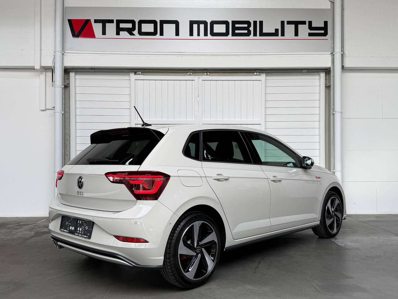 Volkswagen Polo GTI 2.0 TSI DSG LED*NAVI*DAB*CARPLAY*PDC*ACC*LIKENEW — foto 5 van 25