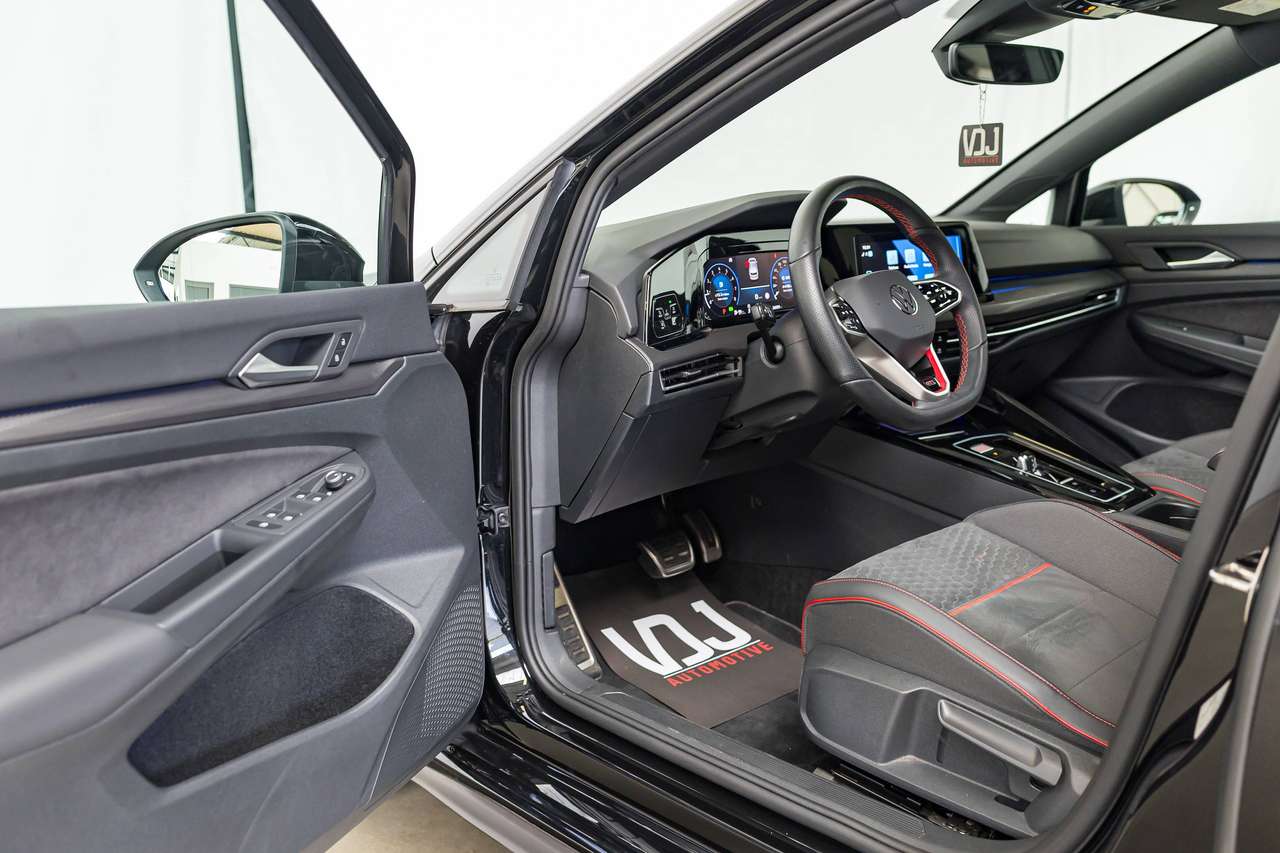 Volkswagen Golf GTI CLUBSPORT|AKRAPOVIC|PANO|IQLIGHTS|ALCANTARA|HEATEDSEATS|KEYLESS|ACC|LA|GARANTIE| — foto 22 van 25