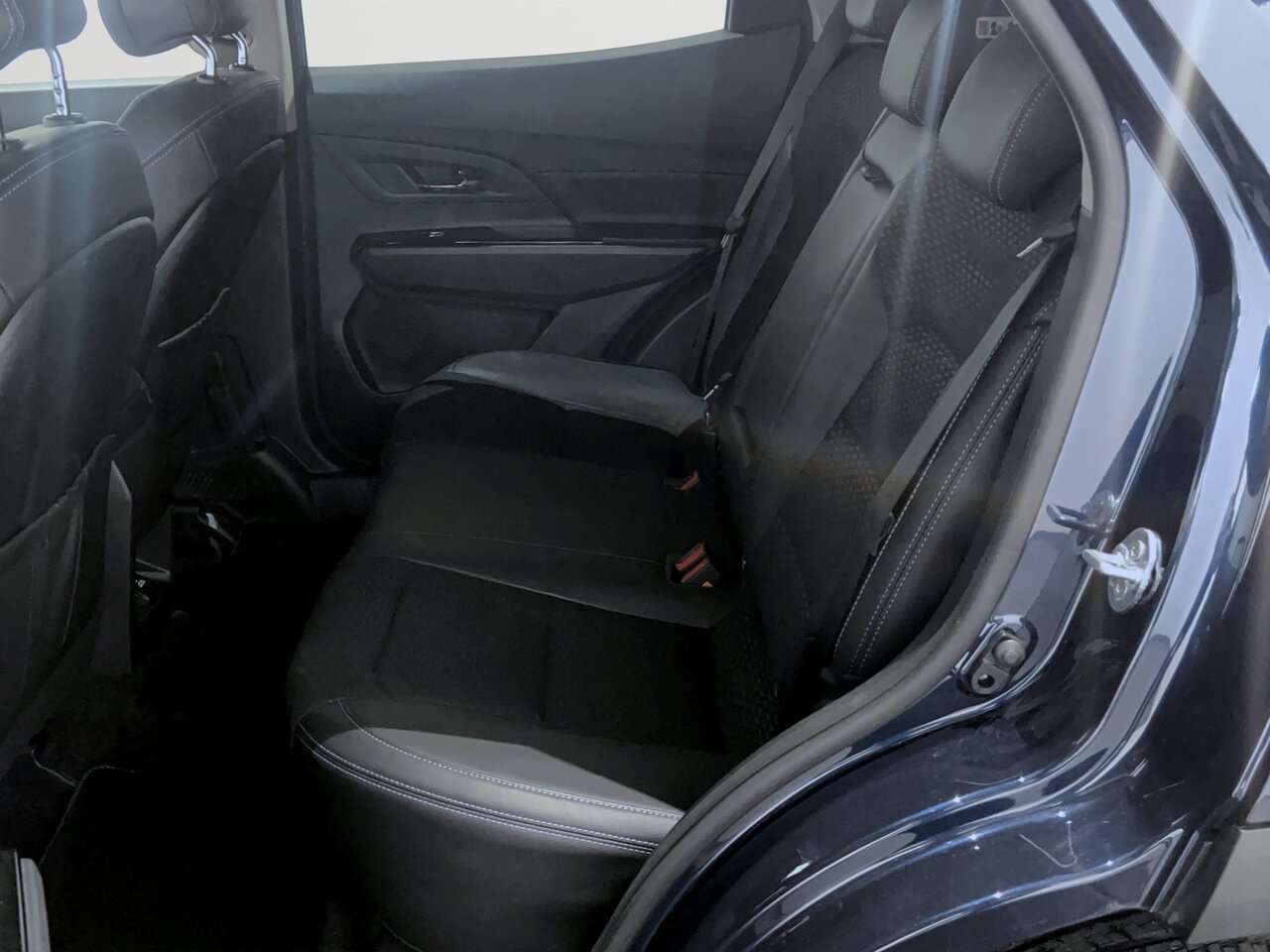 SsangYong Korando e-Motion/Titanium/Navi/Leder/Camera — foto 17 van 22