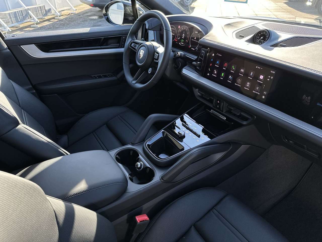 Porsche Cayenne coupé/E-Hybr NIEUW MODEL/36gr Co2/CATALOGUSPRIJS: 160.950 EURO - 10%/LUCHTV/LED — foto 10 van 16