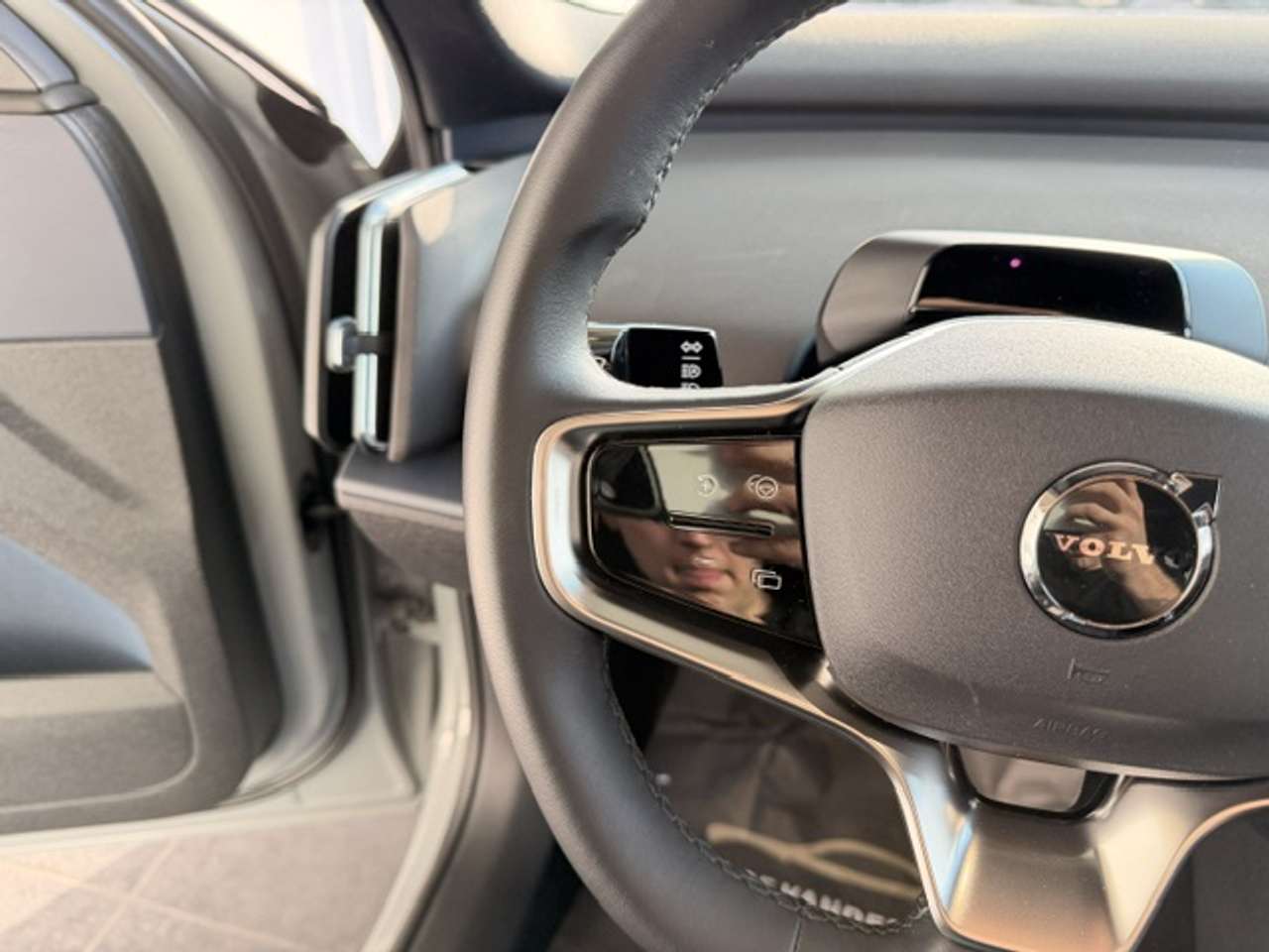 Volvo EX30 PLUS EXTENDED RANGE +TAL VAN OPTIES — foto 16 van 20