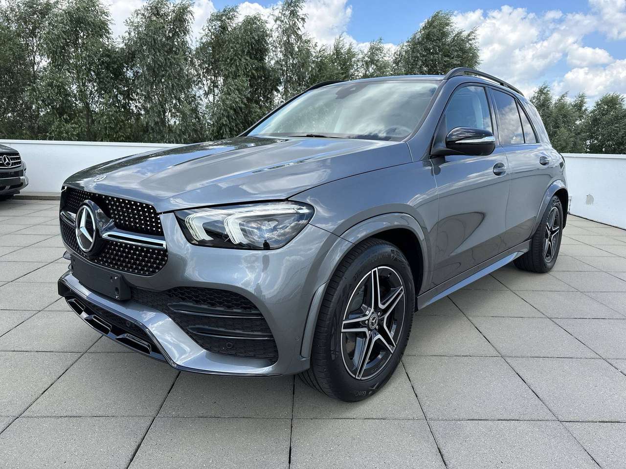 Mercedes-Benz GLE 350 DE AMG Nigtpakket Pano dak Trekhaak — foto 2 van 25