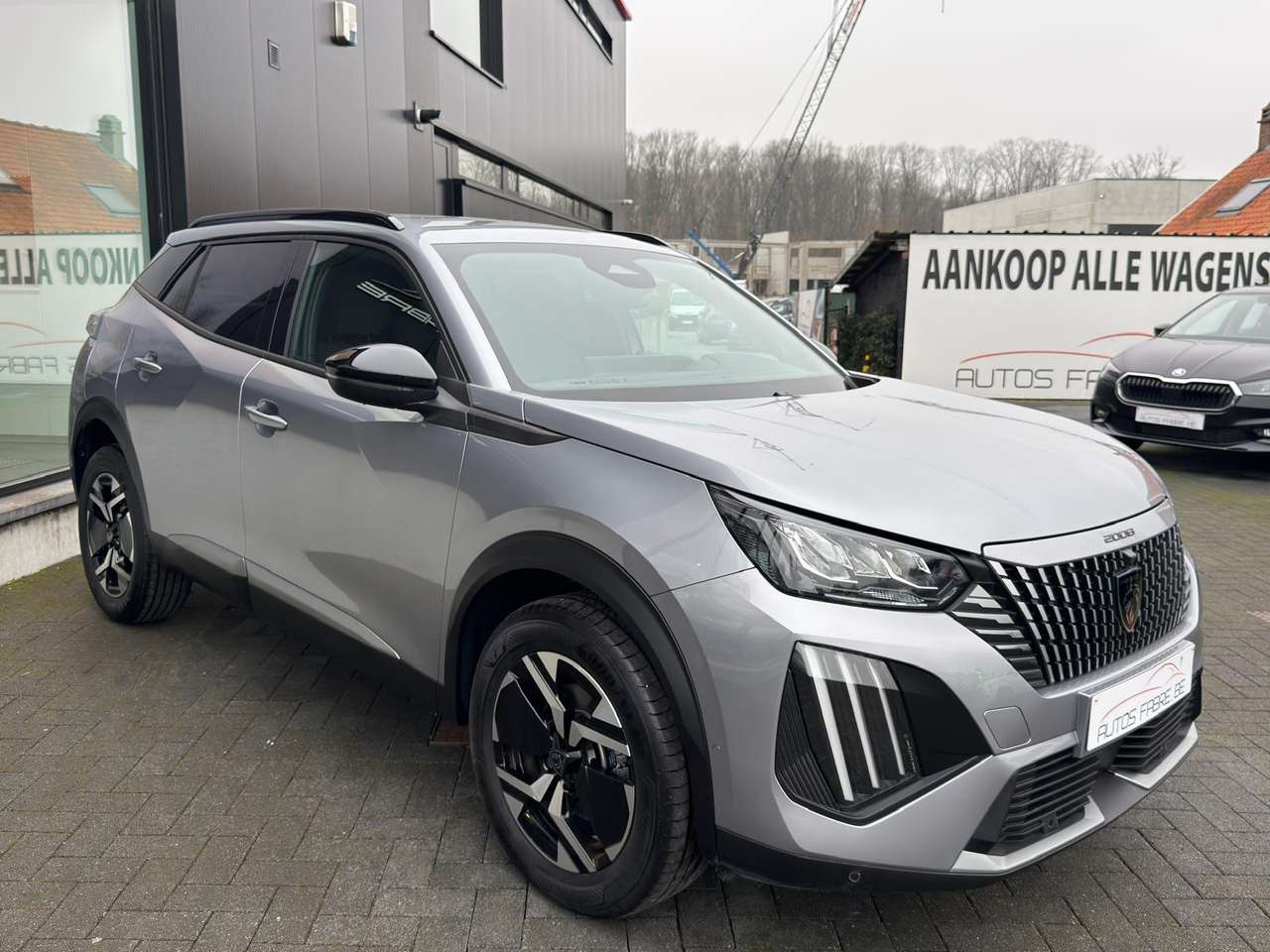 Peugeot 2008 12 Hybride Allure Automaat — foto 3 van 25