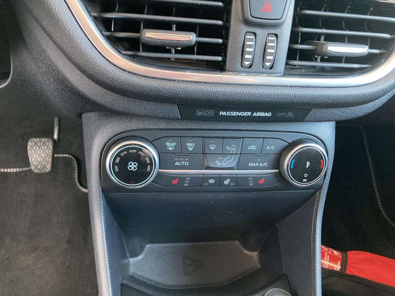 Ford Fiesta TITANIUM 125PK BENZINE   ADAPTIEVE CC — foto 15 van 22