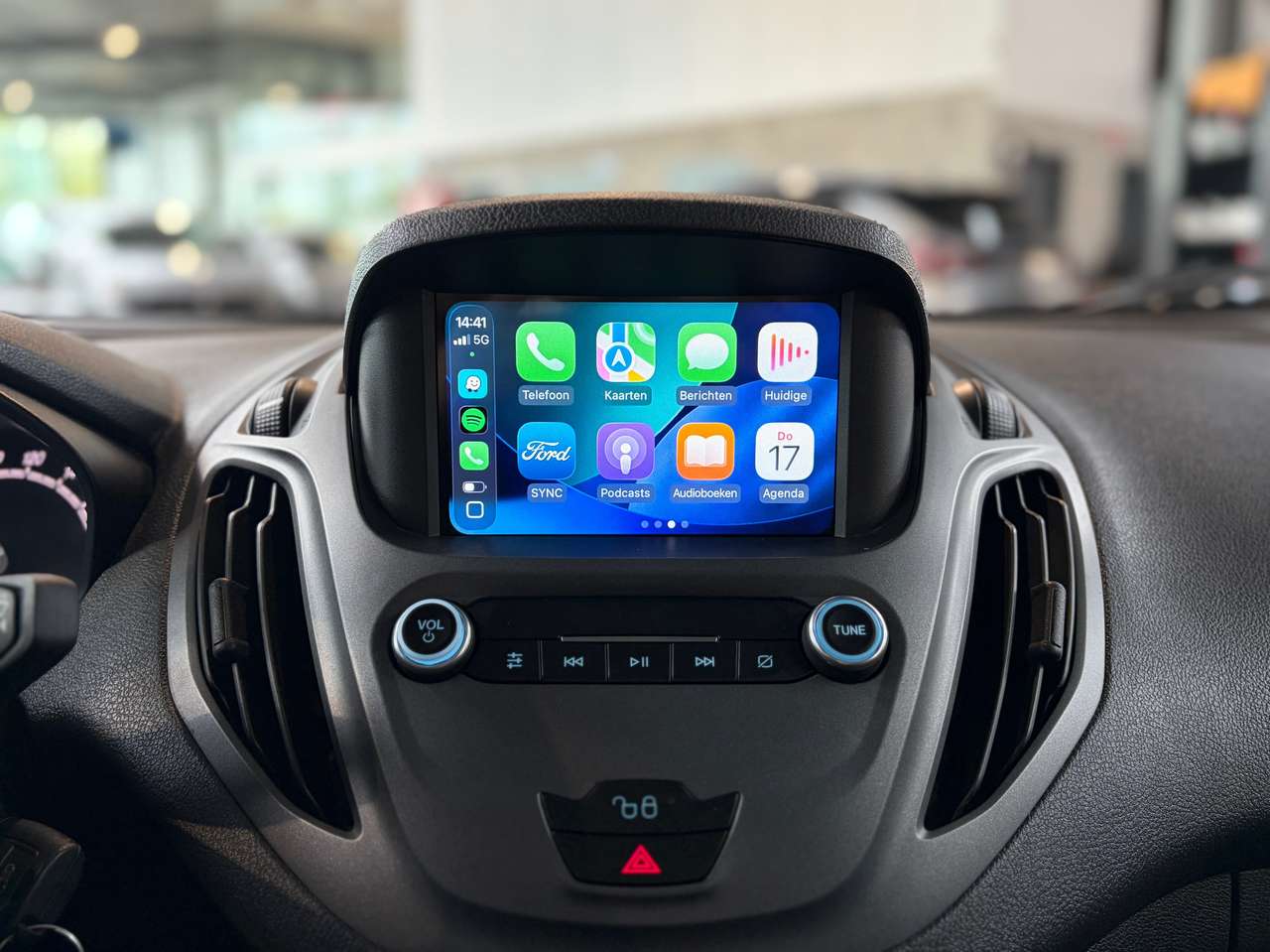 Ford Transit Courier 1.0 EcoBoost Trend S/S — foto 11 van 16