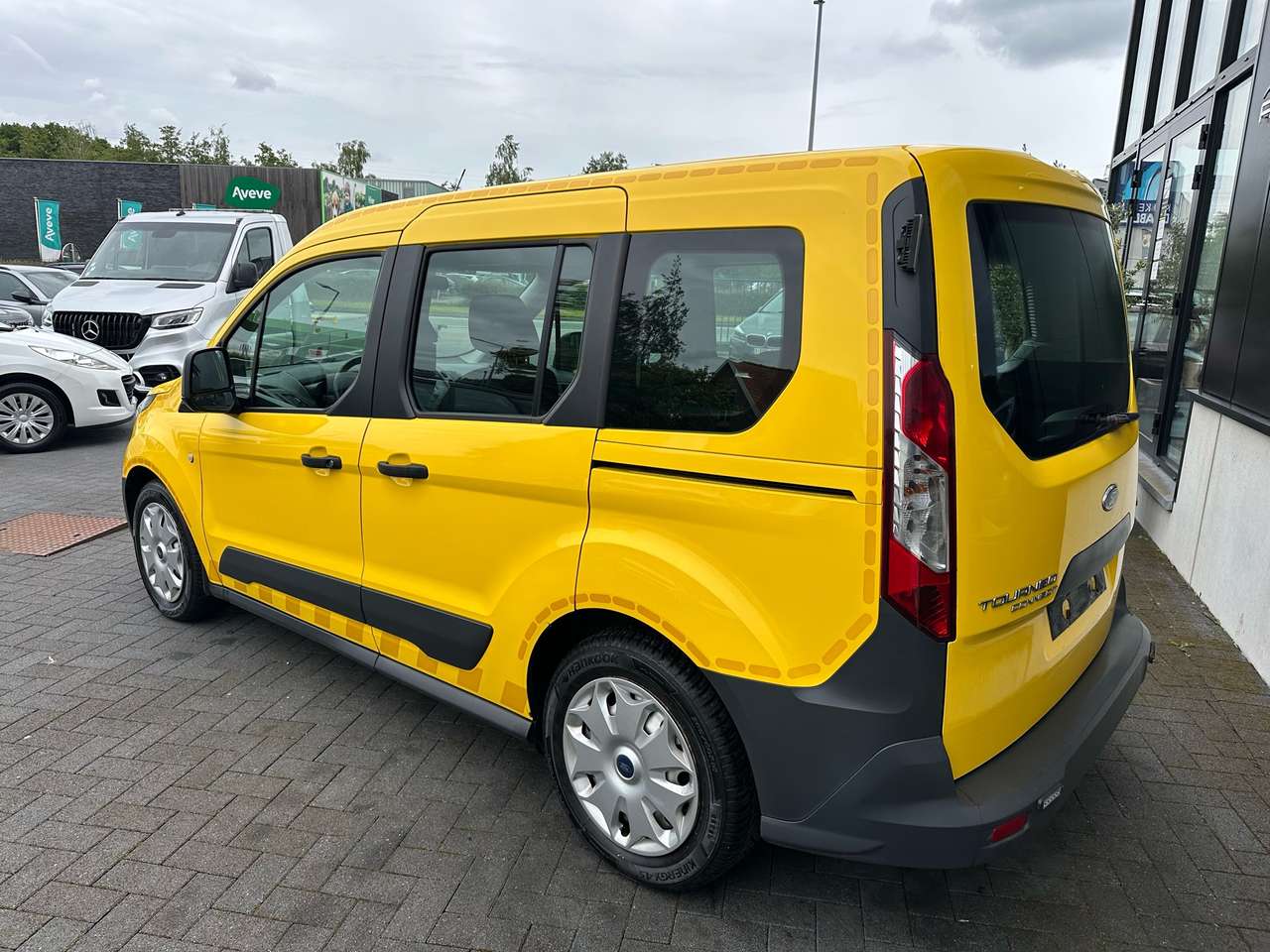 Ford Tourneo Connect 1.0 EcoBoost. Airco 5 Places 150000 km — foto 5 van 11