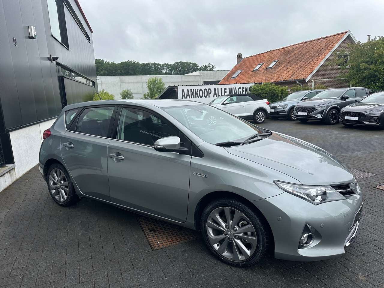 Toyota Auris 1.8i Hybride  HSD Premium CVT 20000km — foto 3 van 18