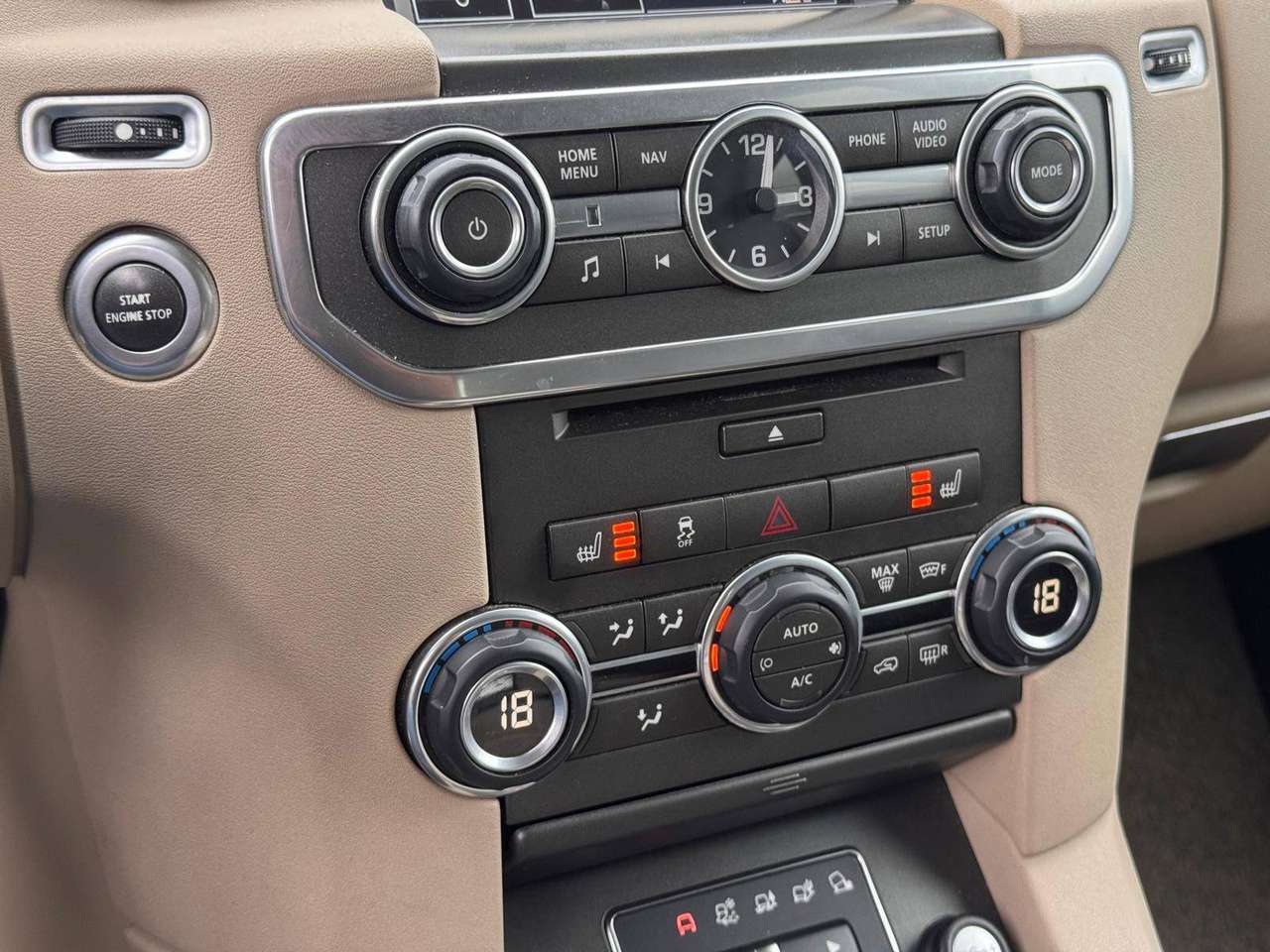 Land Rover Discovery Discovery 3.0 SDV6 SE — foto 8 van 13