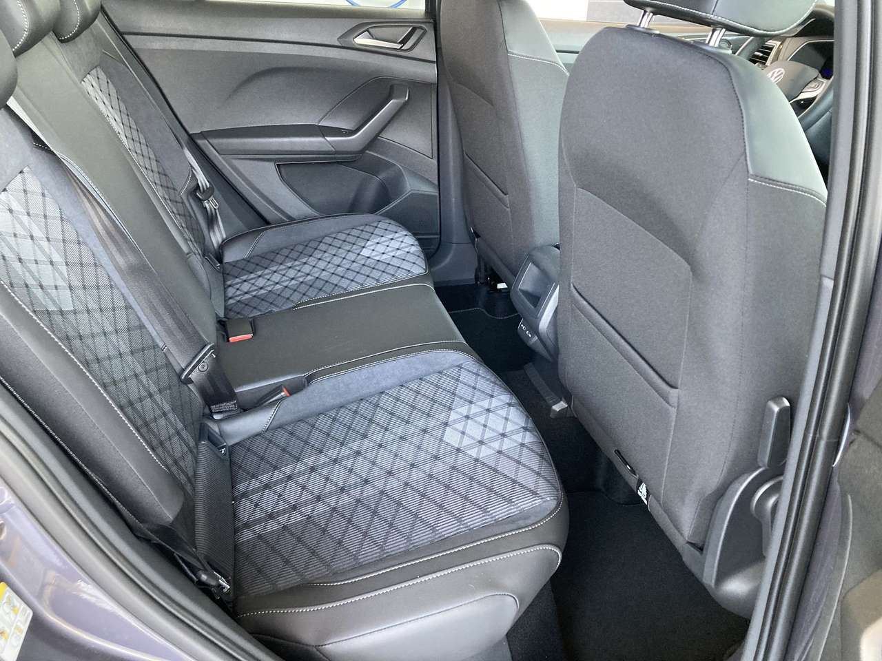 Volkswagen T-Cross R-LINE BENZINE AUTOMAAT  NIEUW 0KM — foto 7 van 19