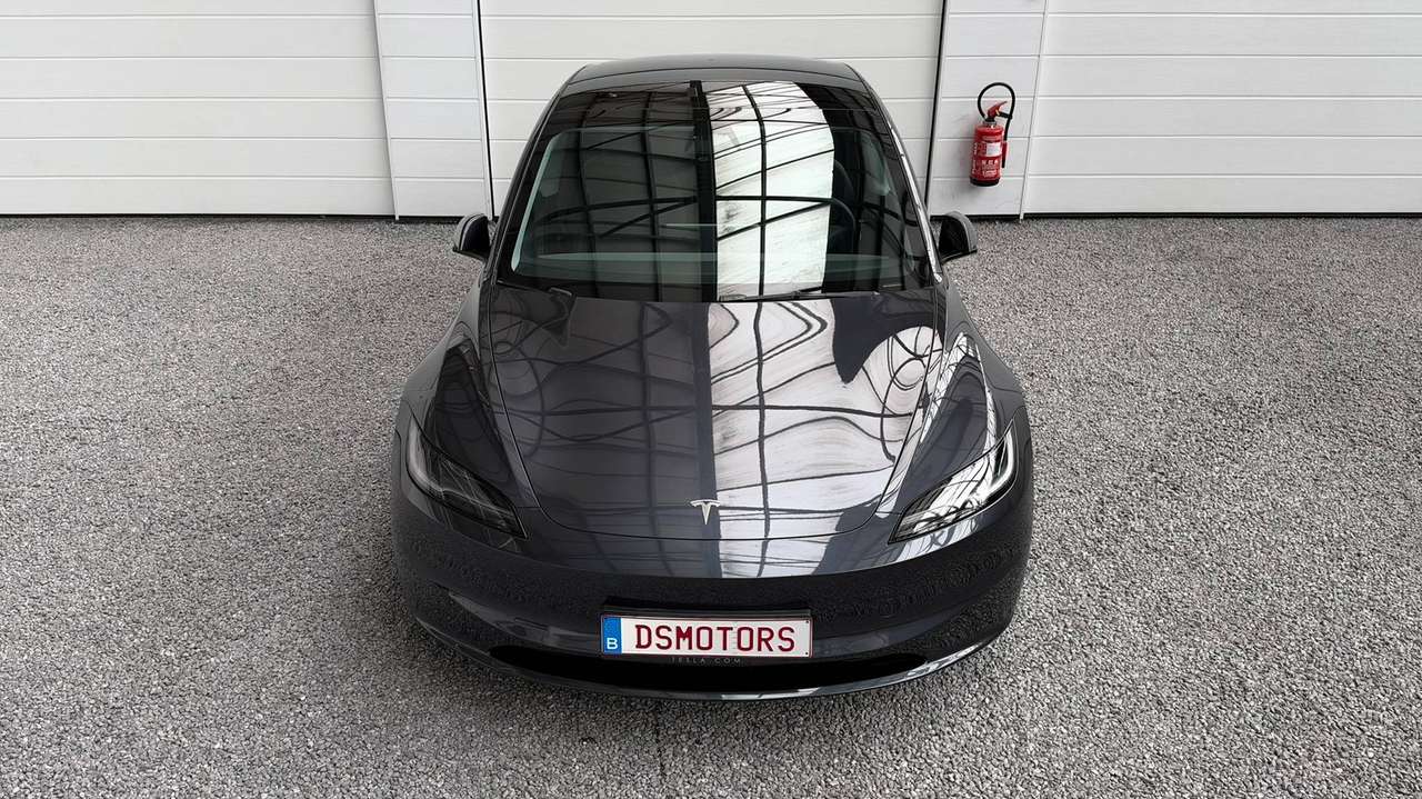 Tesla Model 3 RWD | Premium versie | Stealth Grey | 19" Nova velgen | HW4 — foto 5 van 25