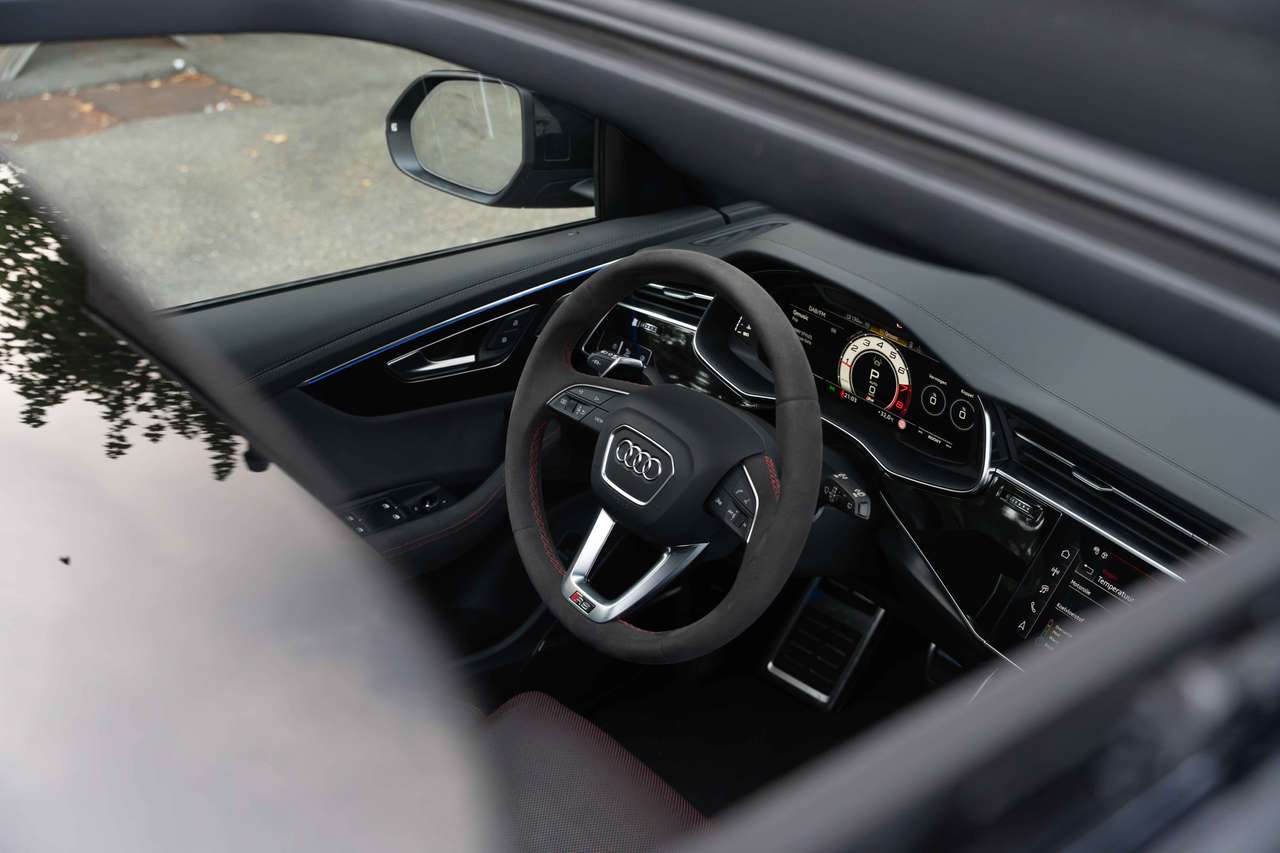 Audi RS Q8 Performance MATRIX/4-WIELSTURING/CERAMIC/PANO/HUD/SOFTCLOSE/B&O — foto 11 van 25
