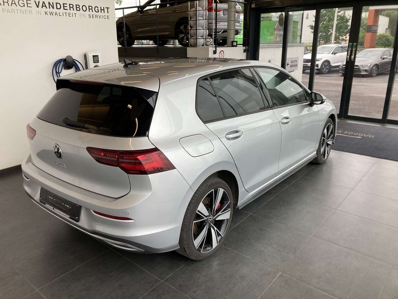 Volkswagen Golf GTE GTE PLUG-IN HYBRD AUTOMAAT+PANO DAK — foto 4 van 20