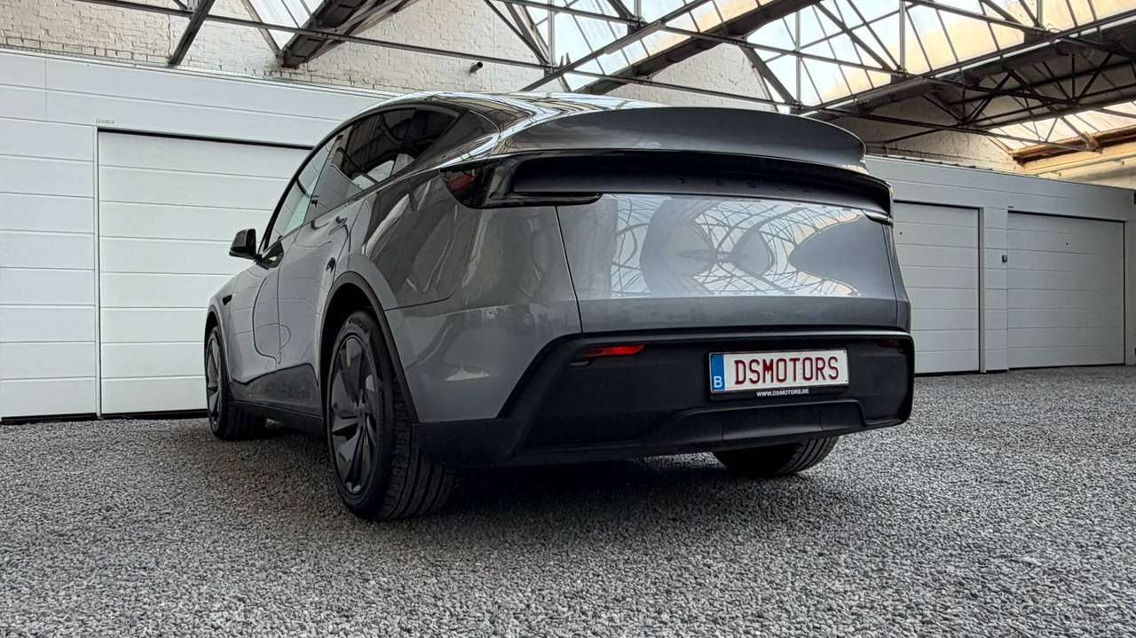 Tesla Model Y RWD LONG RANGE | Premium | HW4 | All weather matten rondom — foto 15 van 25