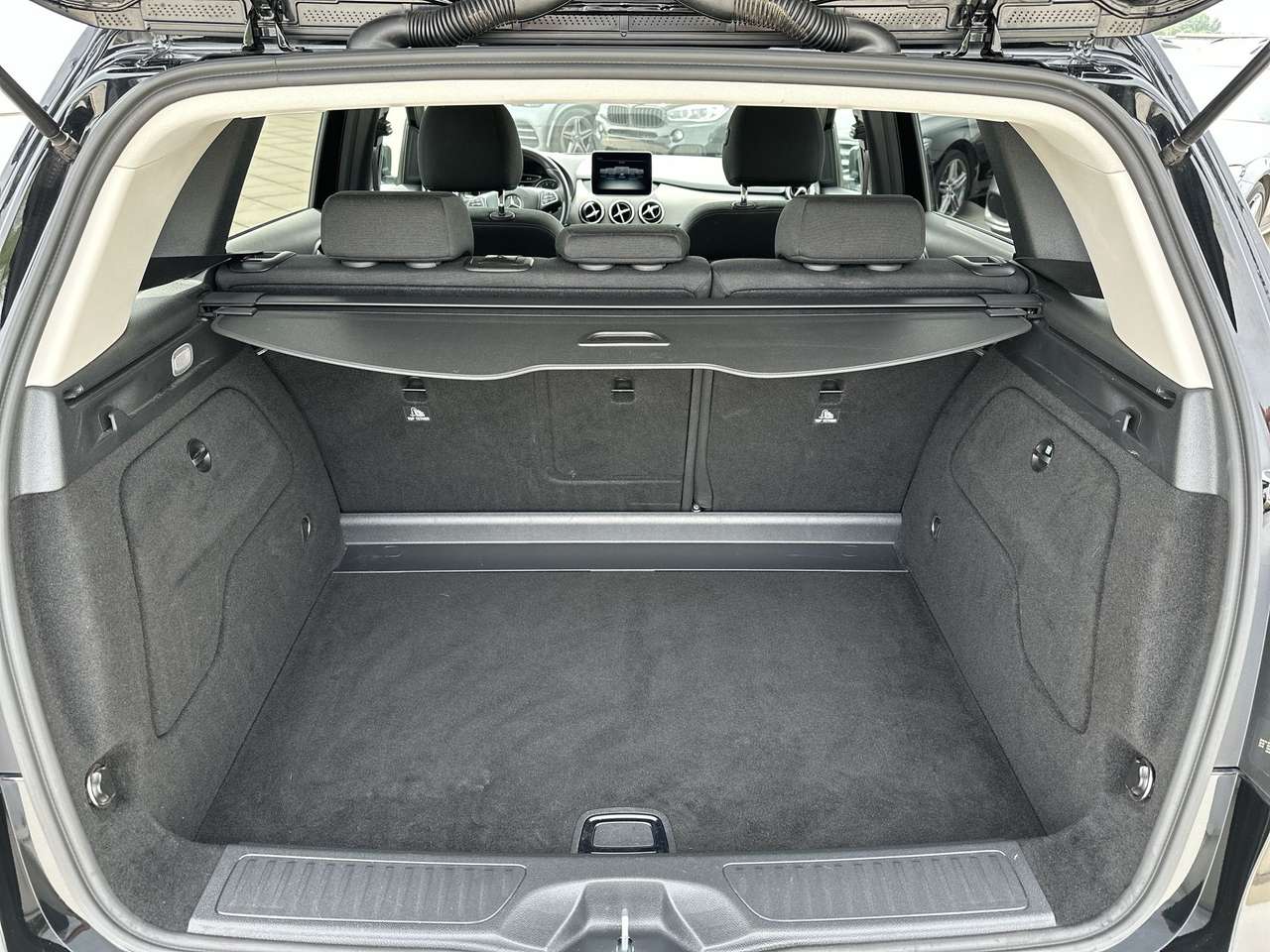 Mercedes-Benz B 180 B 180 PDC +Camera Privacy ramen  LED Verw. zetels — foto 14 van 18