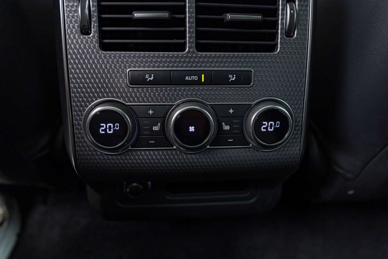 Land Rover Range Rover Sport 5.0i V8 SVR|PANO|HEAD-UP|HEATED-SEATS(v/a)|KEYLESS|AMBIENTLIGHT|ACC|LA| — foto 21 van 25
