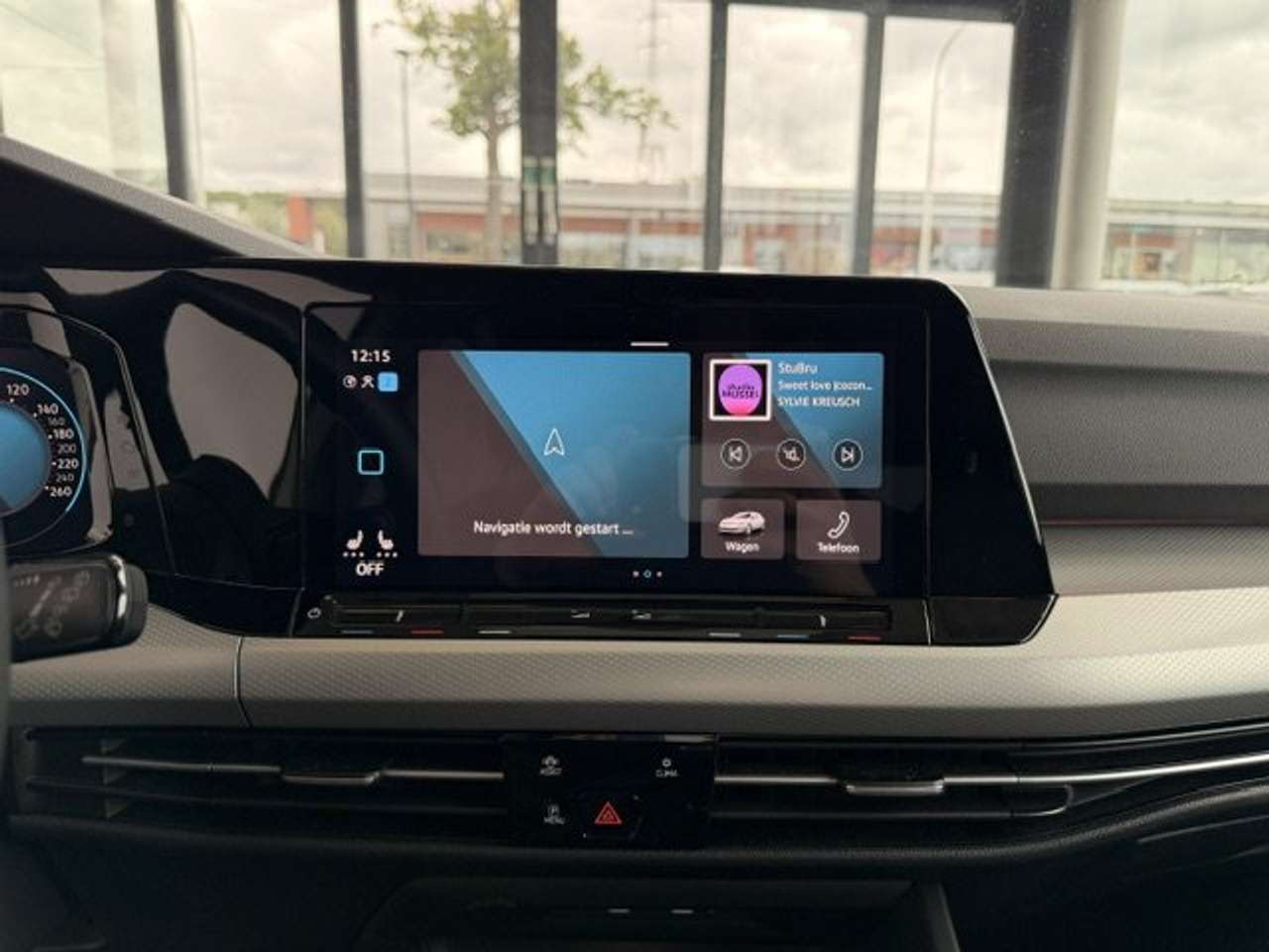 Volkswagen Golf MOVE BENZINE SLECHTS 10000KM!!!!!! — foto 12 van 23