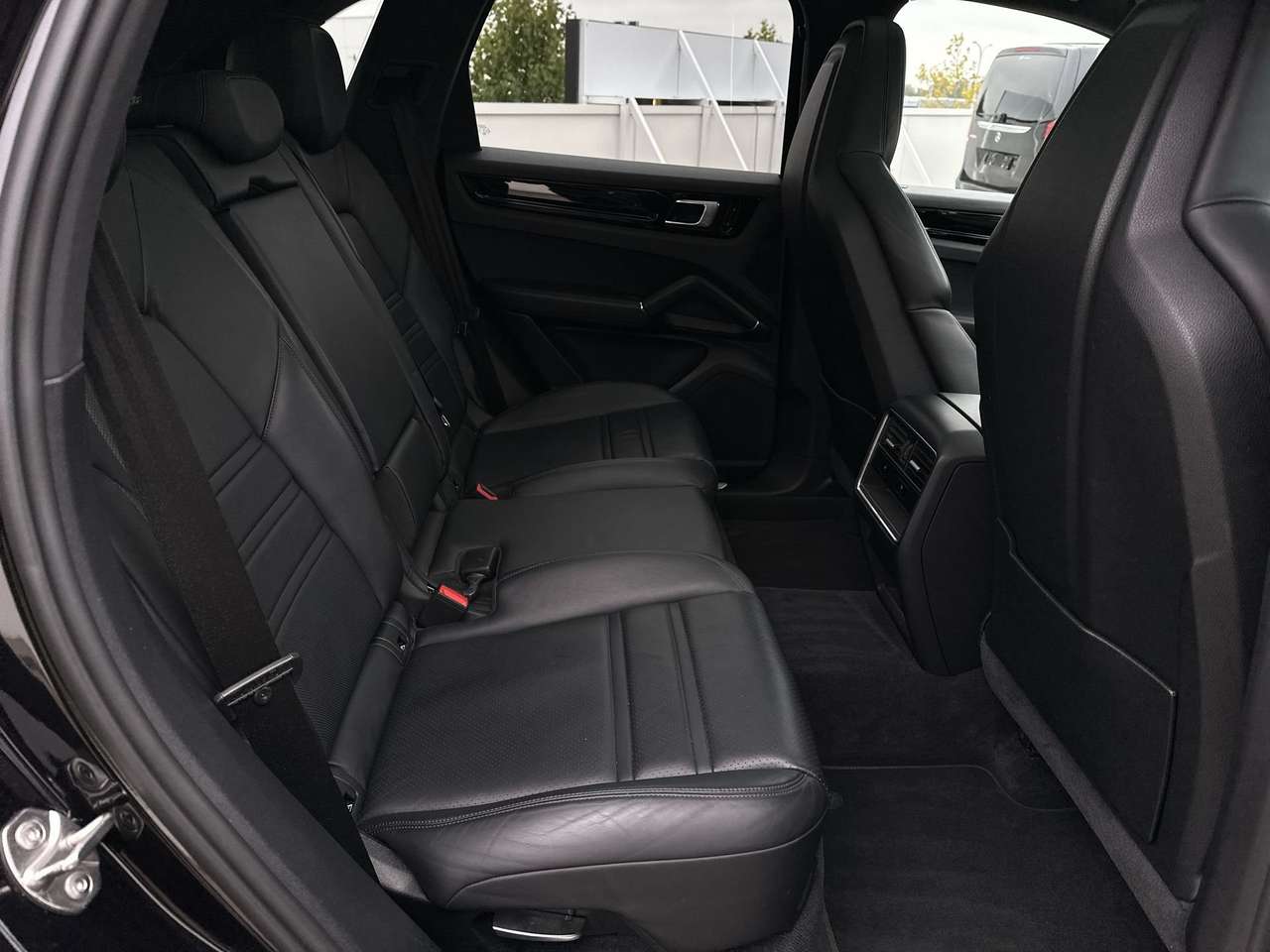 Porsche Cayenne 20"/PANODAK/LUCHTVERING/ACHTERUITRIJCAM — foto 15 van 19