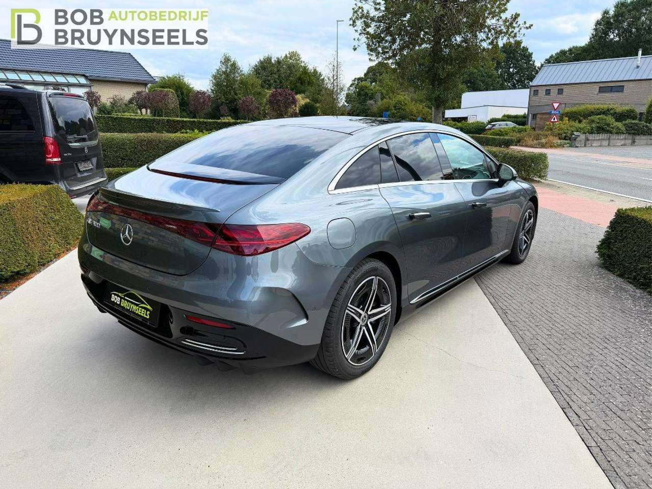 Mercedes-Benz EQE 300 Amg line - Digital light – Panormadak – Trekhaak – Burmester Sound System – Memorypack – Distronic – 360°camera – Head Up — foto 6 van 25
