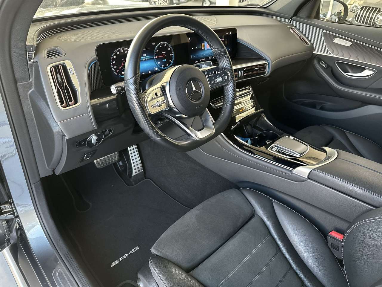 Mercedes-Benz EQC 400 4M AMG/19"/PARKASS ACHTERUITRIJCAM/MULTIBEAM/NAVI — foto 14 van 17