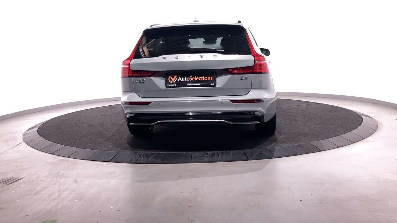 Volvo V60 B4 PLUS DARK + HK + 360° + 18” — foto 6 van 25