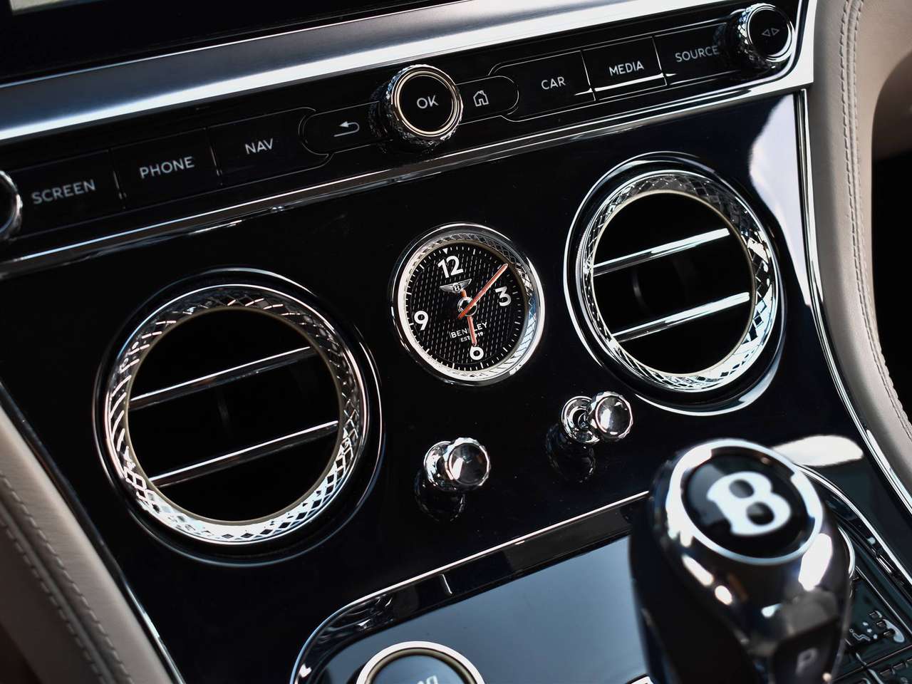 Bentley Continental GT 6.0 BiTurbo W12 / New Model / Sequin Blue / Full History — foto 21 van 25