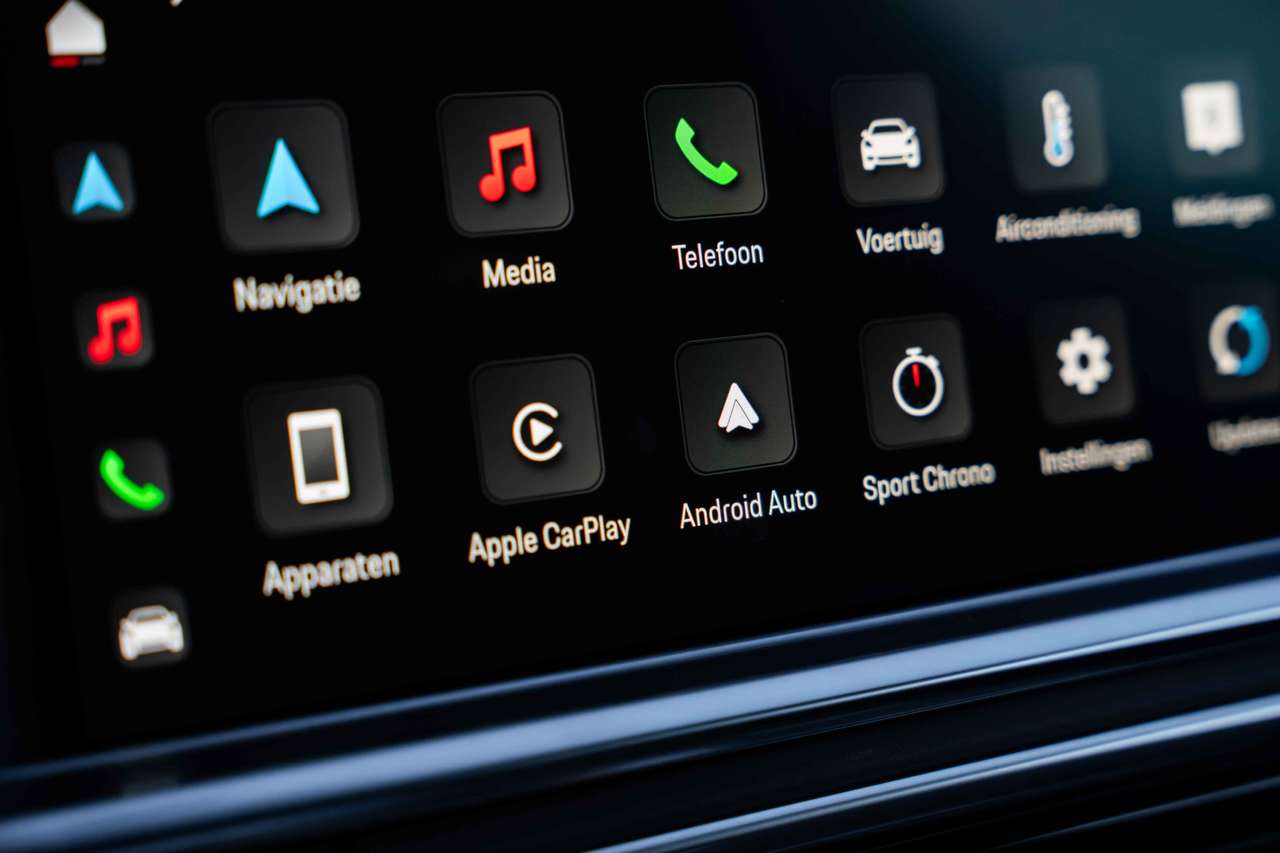 Porsche Panamera 4 E-Hybrid Sport Turismo PDLS/PANO/LUCHTV./BOSE/SOFTCLOSE/360° — foto 23 van 25