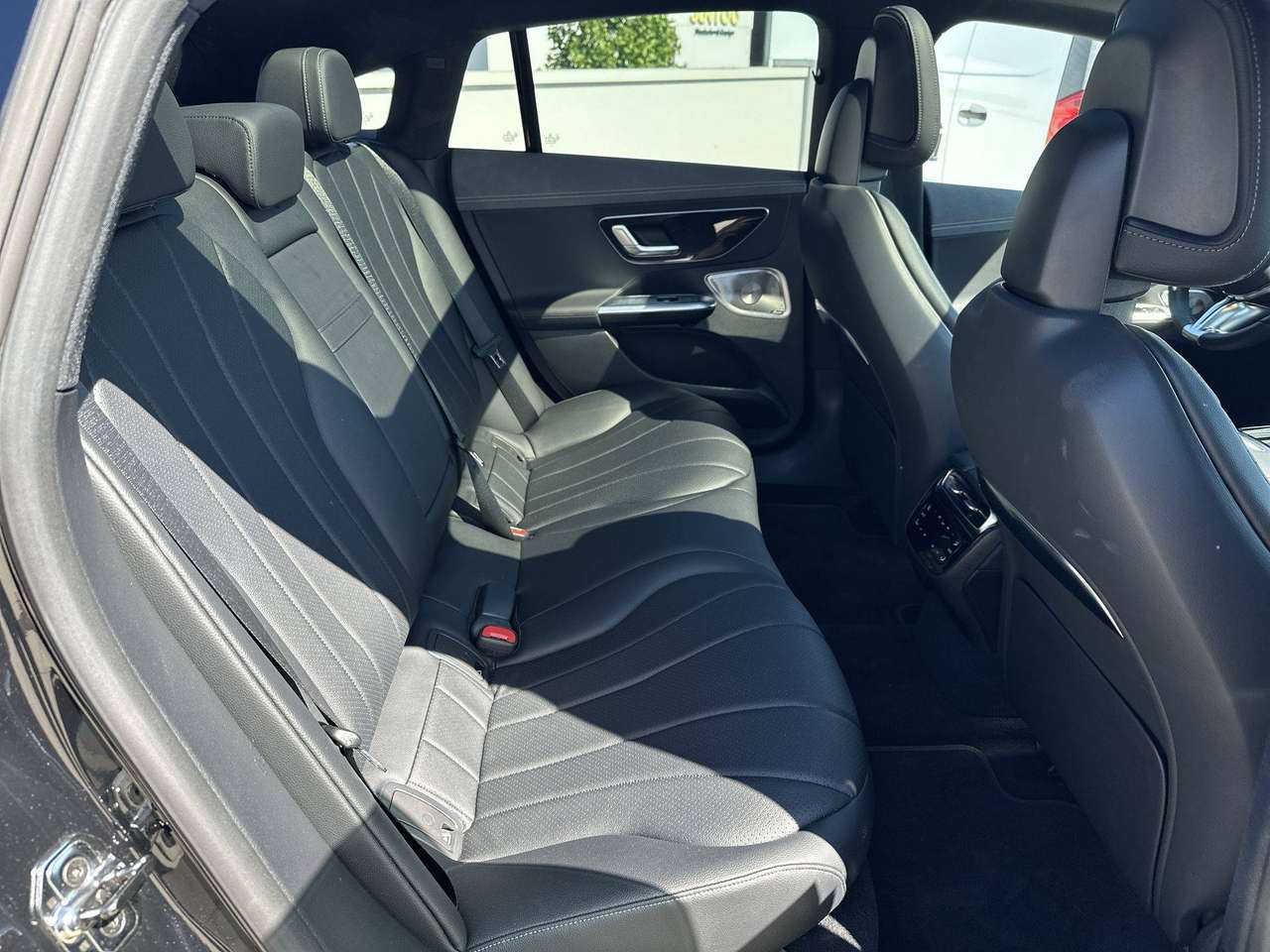 Mercedes-Benz EQE 300 AMG PANO DAK PREMIUM PLUS NP 102.432 EURO !!! — foto 16 van 19