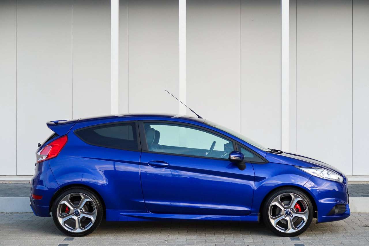 Ford Fiesta Fiesta ST 1.6 EcoBoost 182 pk / Slechts 47k km / Leder Recaro / 1j garantie — foto 10 van 23