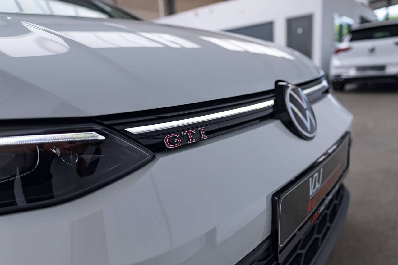 Volkswagen Golf GTI CLUBSPORT|AKRAPOVIC|PANO|HEAD-UP|HARMAN-KARDON|IQLIGHTS|ALCANTARA|HEATEDSEATS|KEYLESS|ACC|LA|GARANTIE| — foto 8 van 25