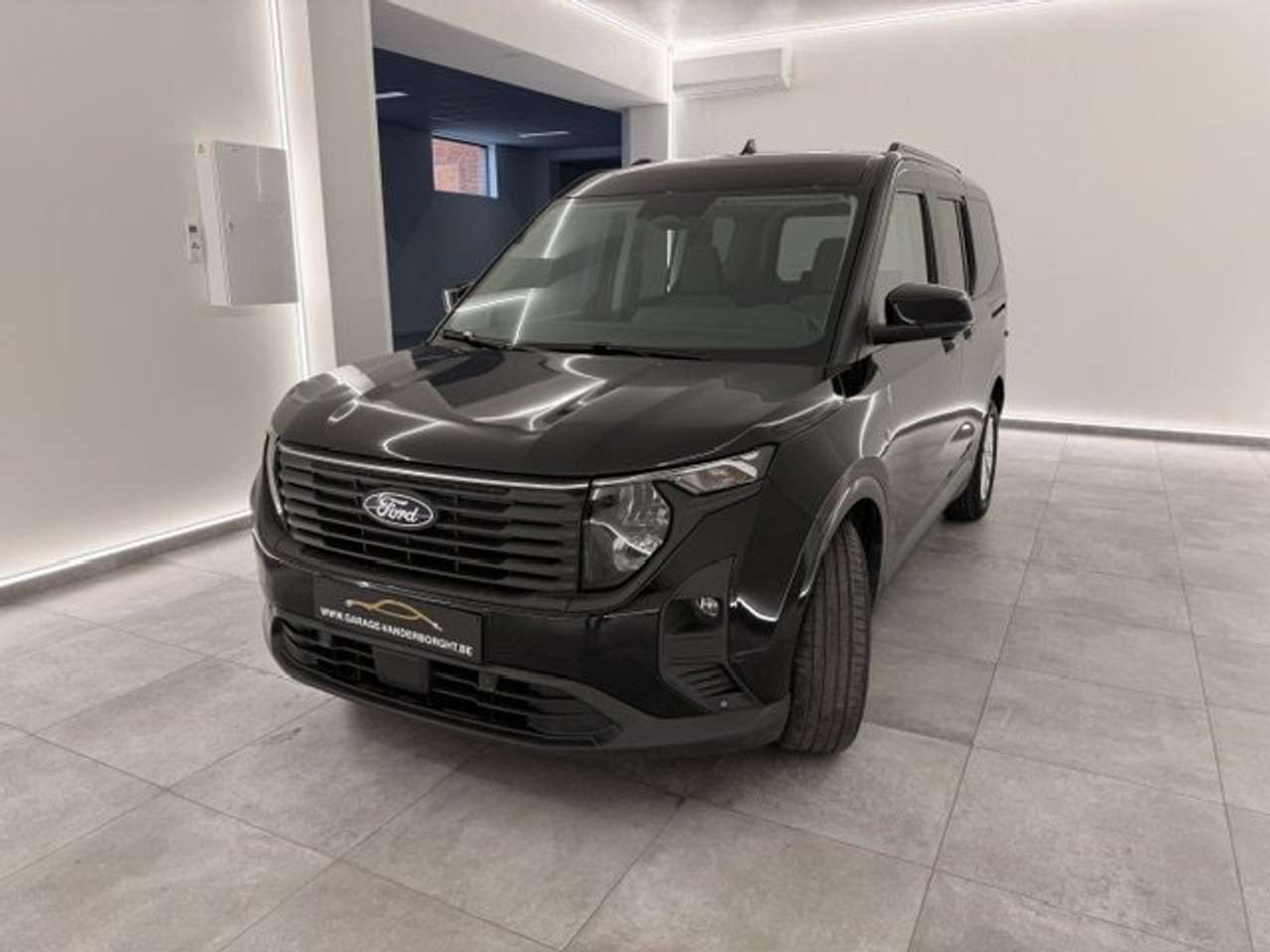 Ford Tourneo Courier TITANIUM BENZINE 125PK 22000KM — foto 2 van 21
