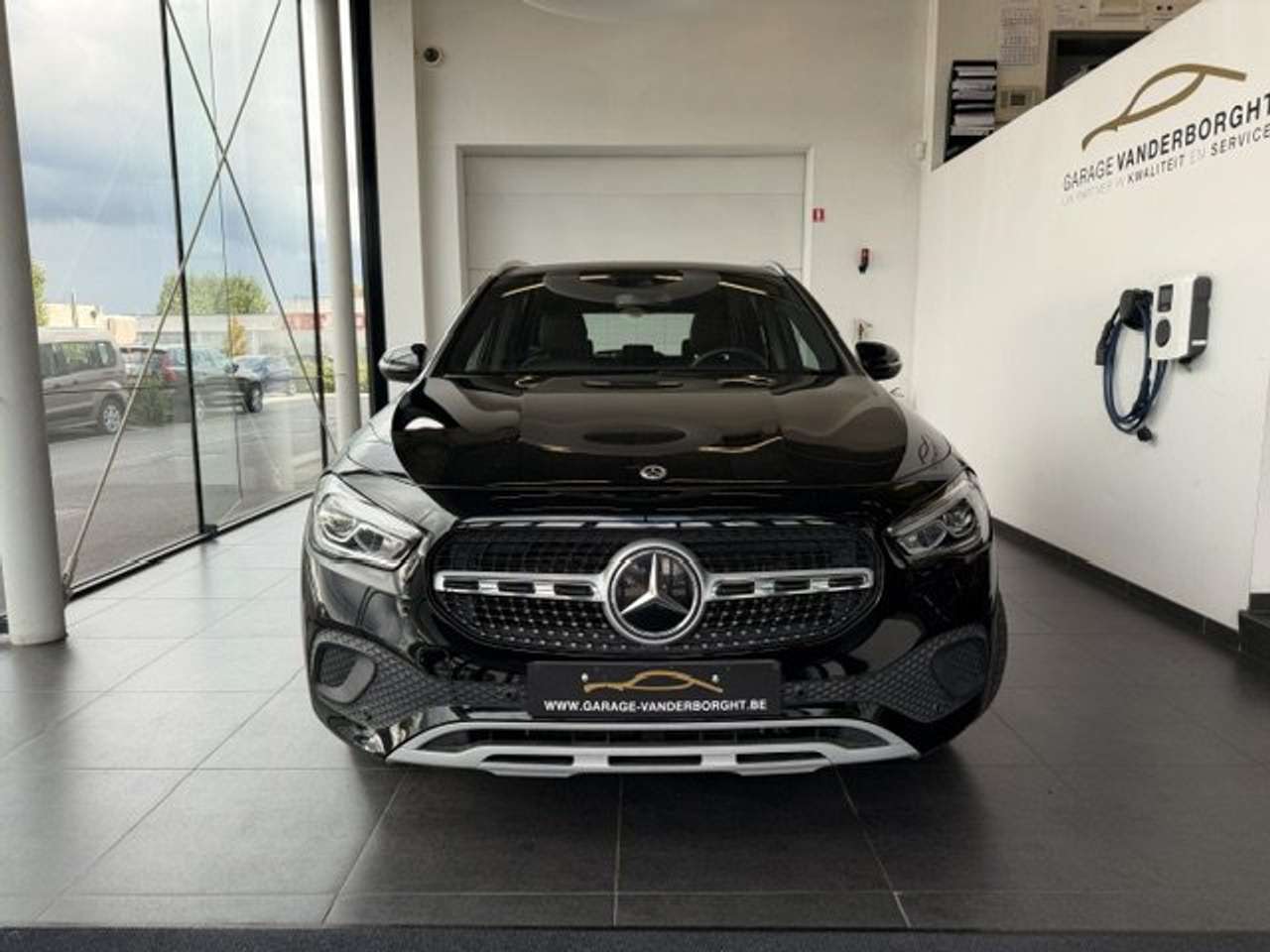 Mercedes-Benz GLA 250 250e PLUG-IN HYBRID AUTOMAAT PANO OPEN DAK — foto 2 van 22