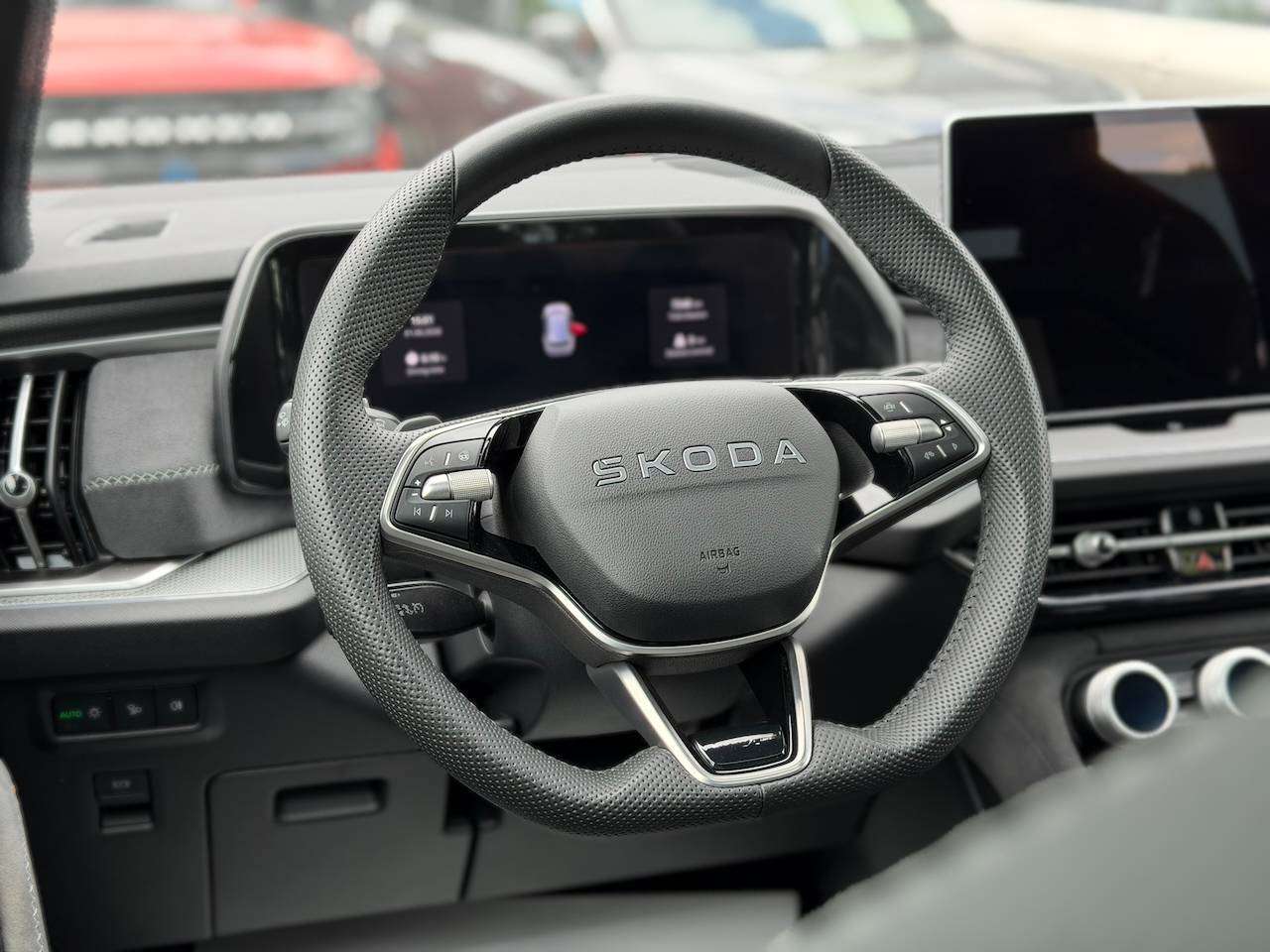 Skoda Kodiaq MHEV SPORTLINE PANO CANTON CAMERA CARPLAY SFEERVERLICHTING MEMORY SEATS — foto 10 van 19