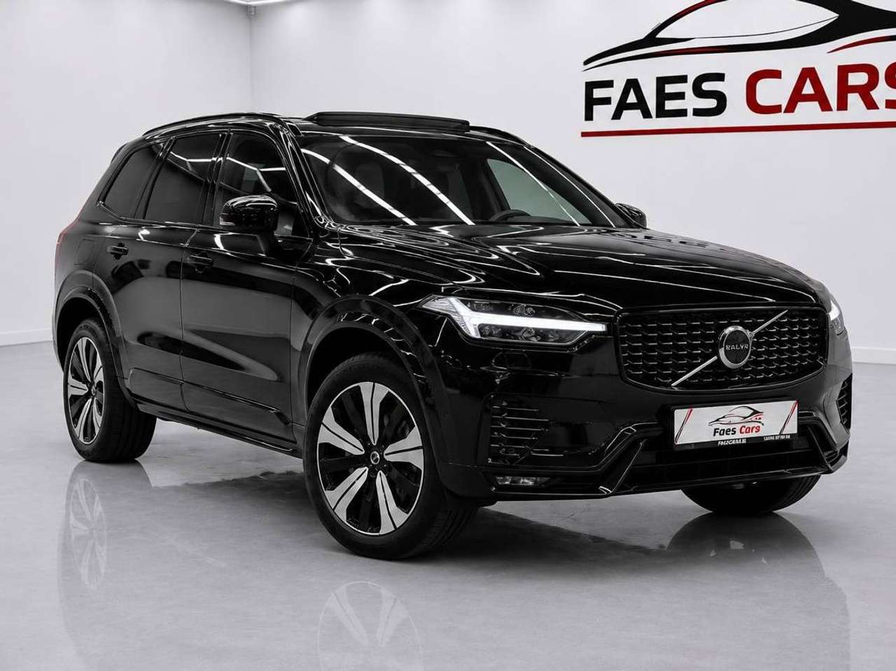 Volvo XC60 XC60 2.0 T8 PHEV AWD Plus Dark (335kW) — foto 2 van 15