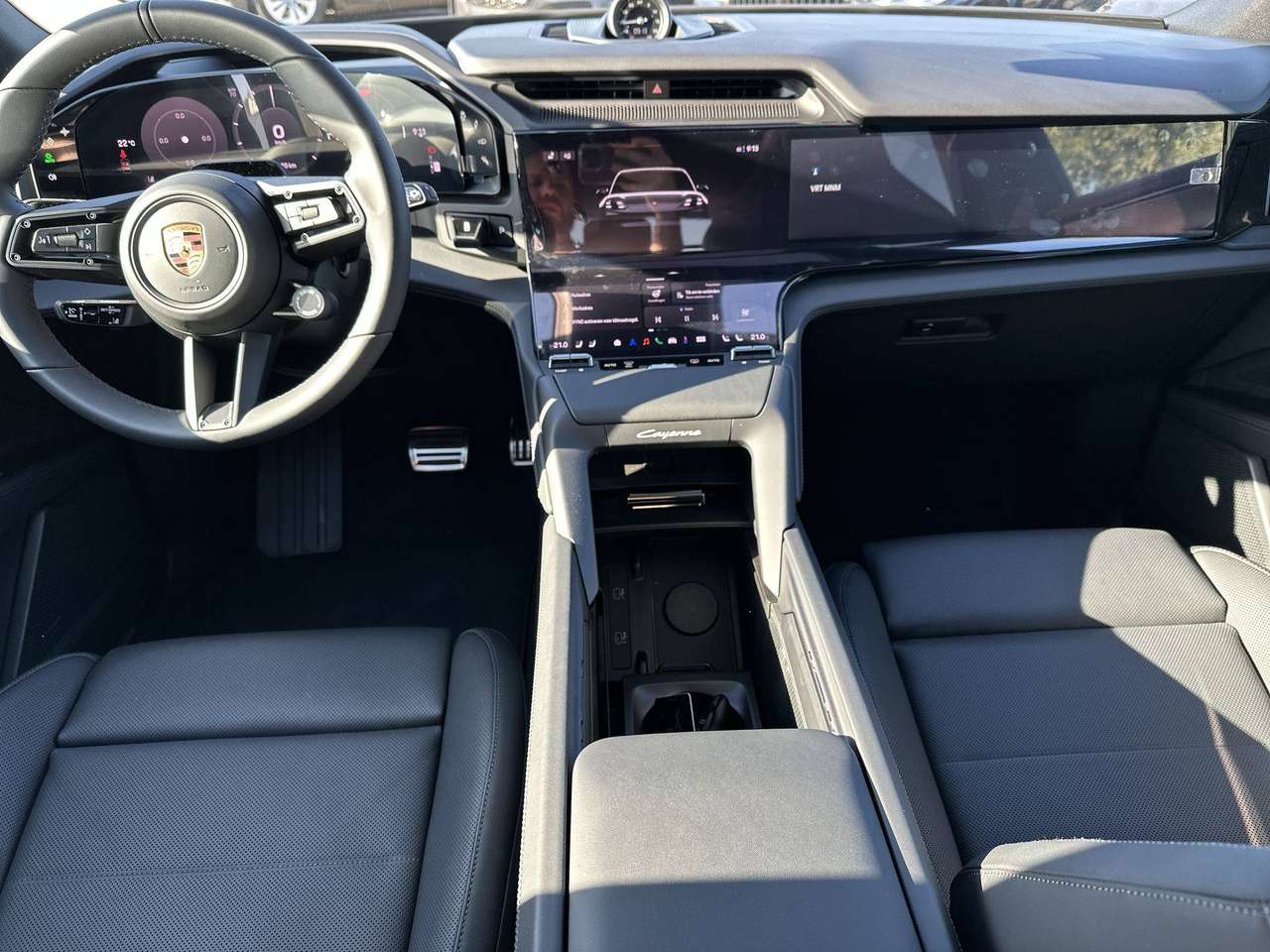 Porsche Cayenne ELECTRIC Trekhaak Pano Dak 22" Sport Design Pack — foto 12 van 18