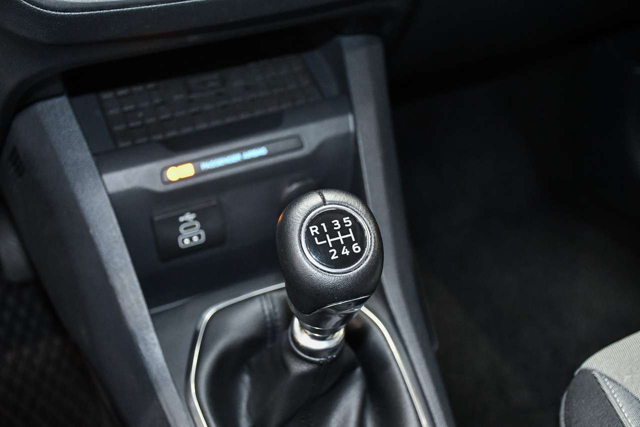 Ford Tourneo Courier Titanium 5pl - NAVI SMARTLINK / CAMERA / PDC / CC — foto 16 van 17