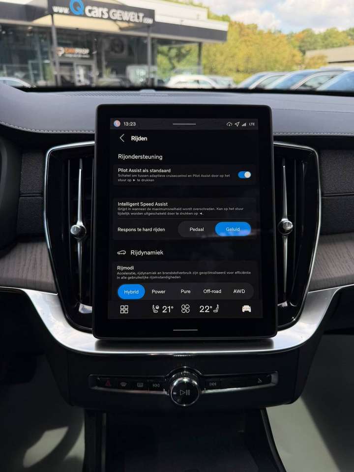 Volvo XC90 T8 ULTRA DARK MASSAGE GEKOELDE ZETELS PANO HARMAN KARDON — foto 16 van 22