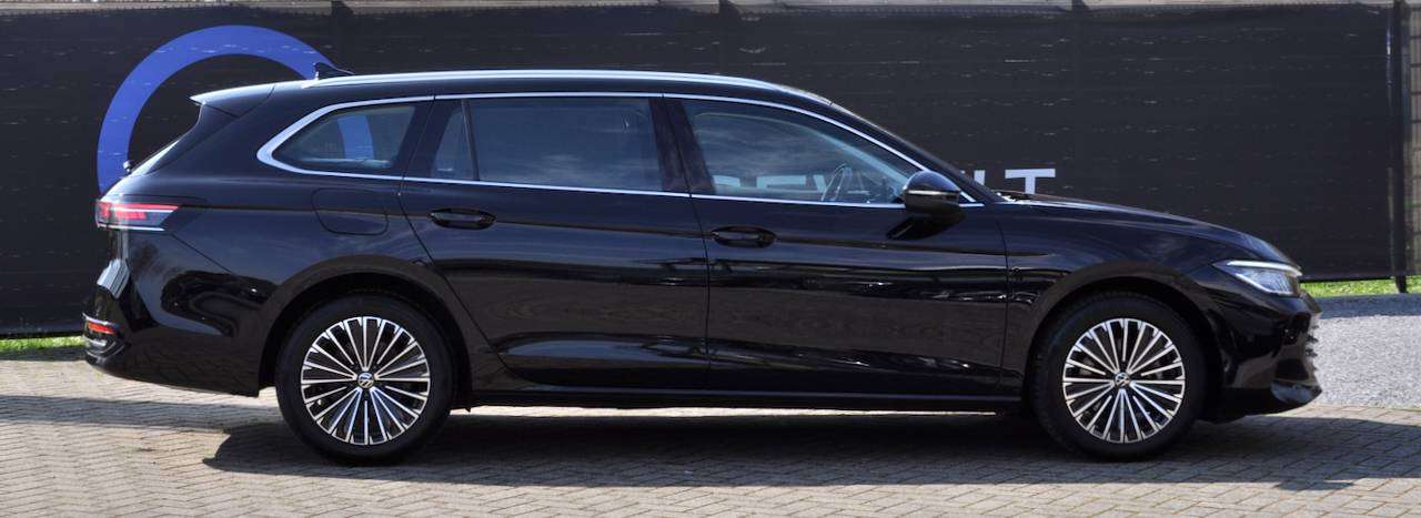 Volkswagen Passat Variant ELEGANCE MASSAGE BIG SCREEN CARPLAY ADAPTIVE CRUIS — foto 2 van 19