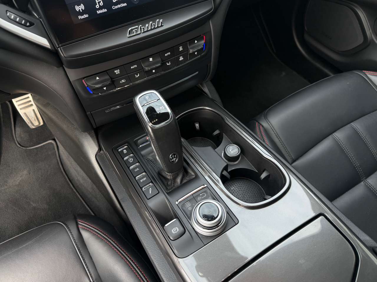 Maserati Ghibli 3.0 V6 BiTurbo GranSport Full option !! — foto 15 van 19