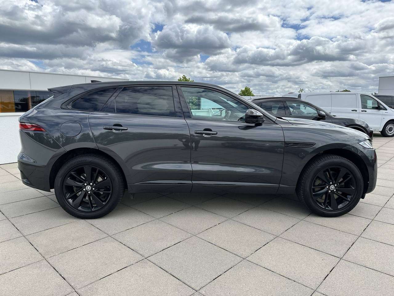 Jaguar F-Pace F-Pace PHEV 2.0 T AWD P400e R-Dynamic HSE — foto 3 van 19