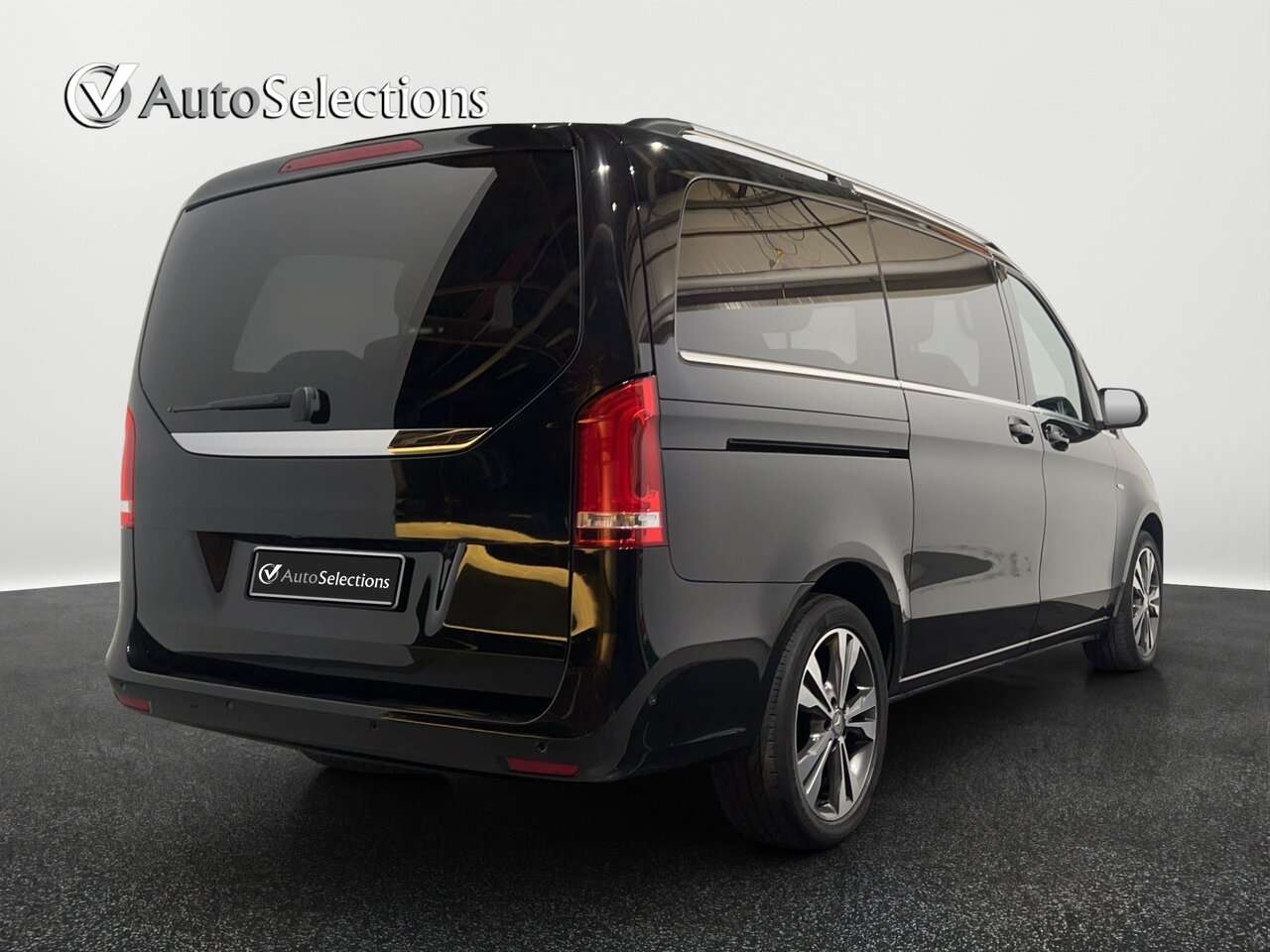 Mercedes-Benz V 250 AMG/7 plaatsen/ Avangarde/360/Leder — foto 8 van 24