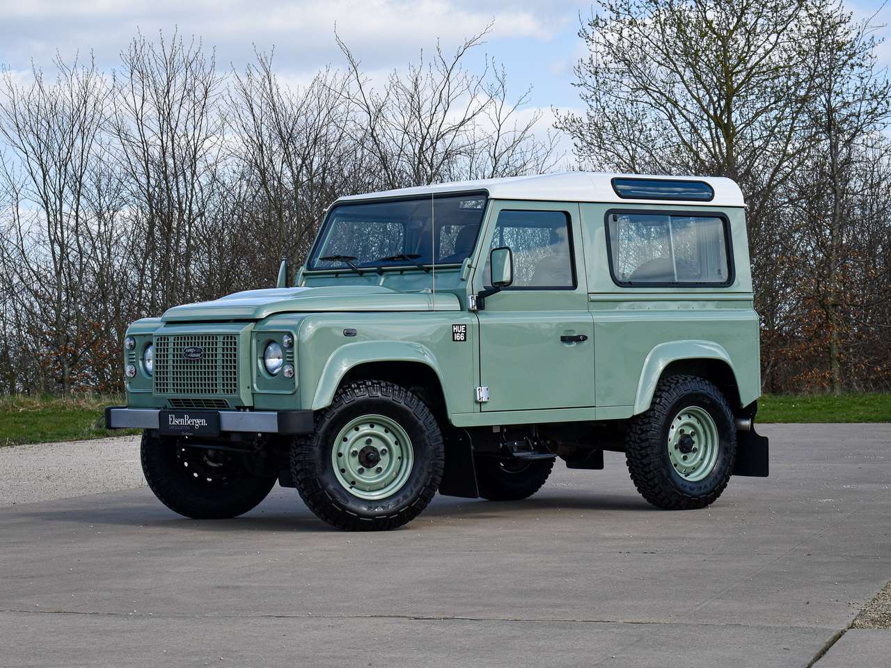 Land Rover Defender 90 / 2.2 TD4 / "Heritage Edition" — foto 3 van 24
