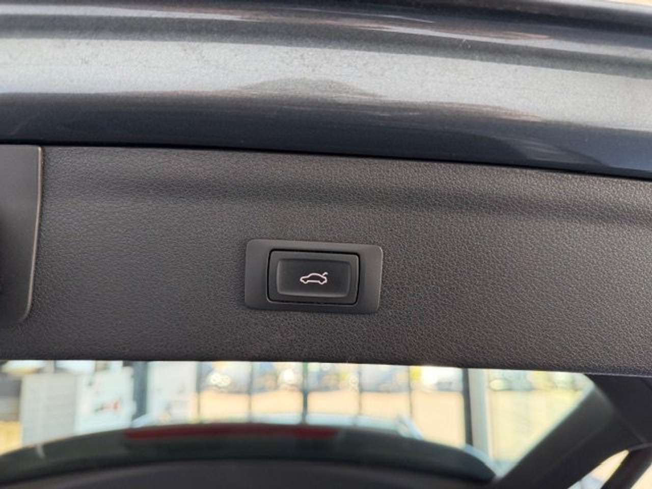 Audi Q3 BENZINE-AUTOMAAT-LEDER-XENON-GPS — foto 18 van 21