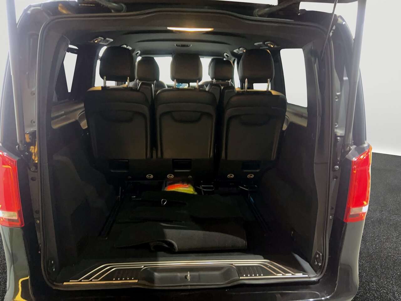 Mercedes-Benz V 250 AMG/7 plaatsen/ Avangarde/360/Leder — foto 23 van 24