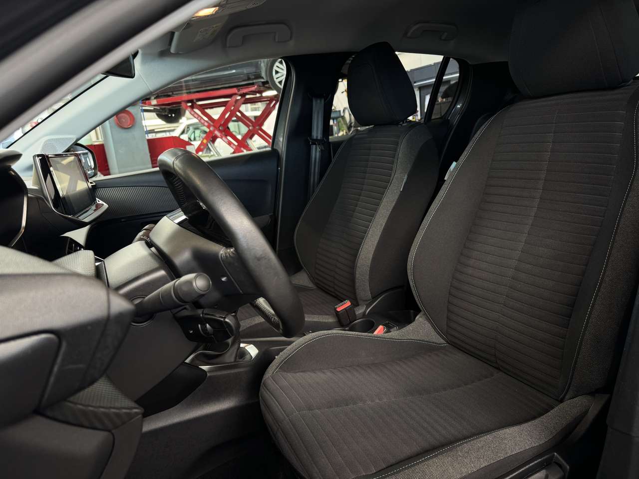 Peugeot 208 1.2i PureTech Style — foto 6 van 16