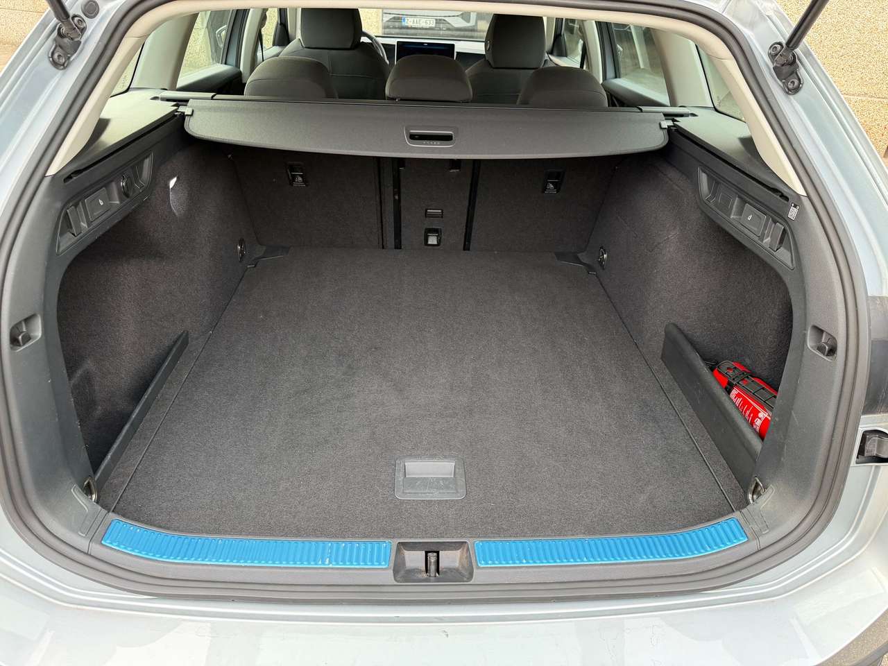 Volkswagen Passat Variant Passat Variant eHybrid 1.5 TSI Elegance Business Premium DSG — foto 10 van 11
