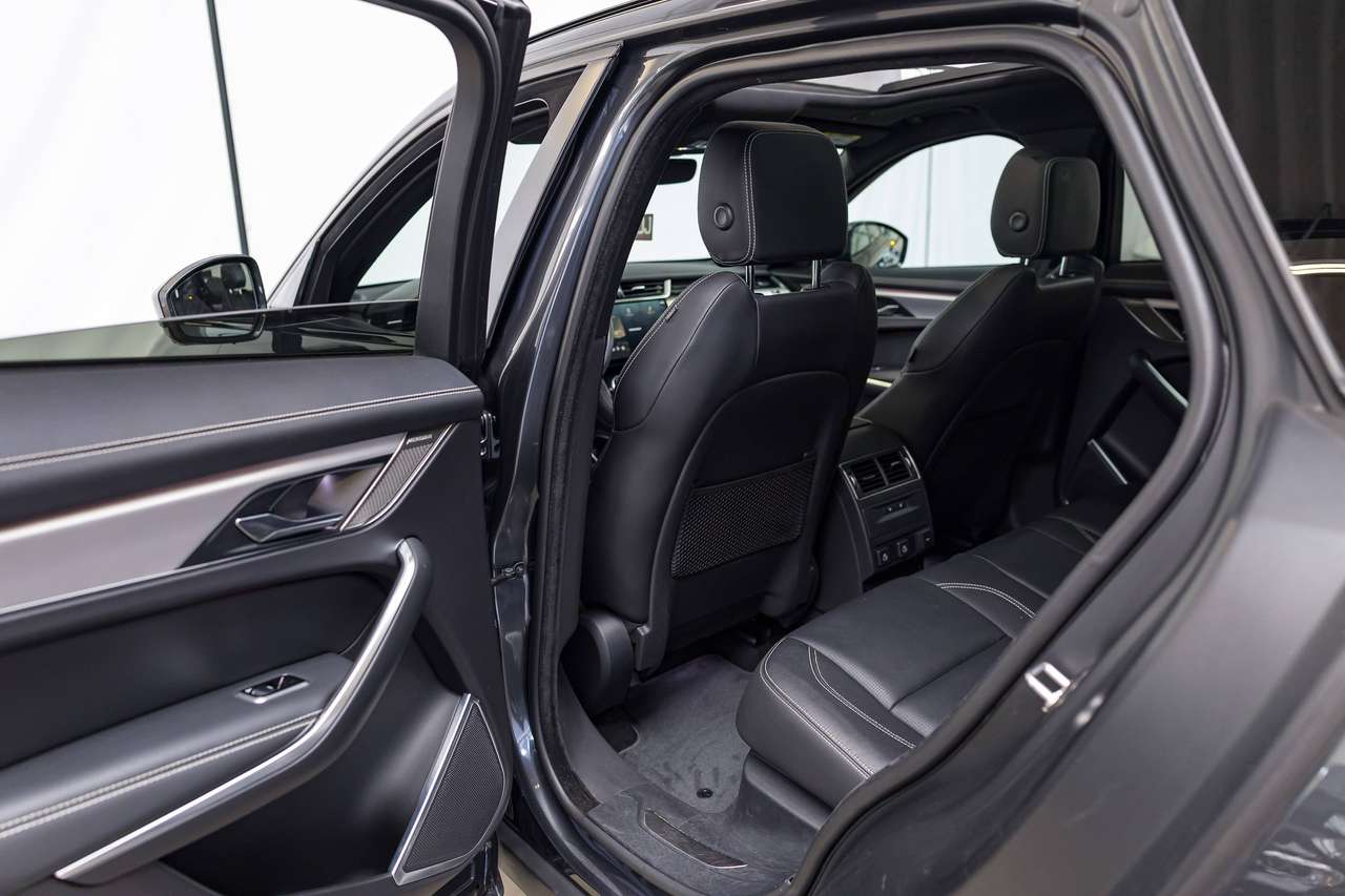 Jaguar F-Pace P400e R-DYNAMICS S|PHEV|PANO|ZETELVERW.(v/a)|KEYLESS|MERIDIAN SOUND SYSTEM|360°|ACC|LA|BLIND SPOT| — foto 14 van 25