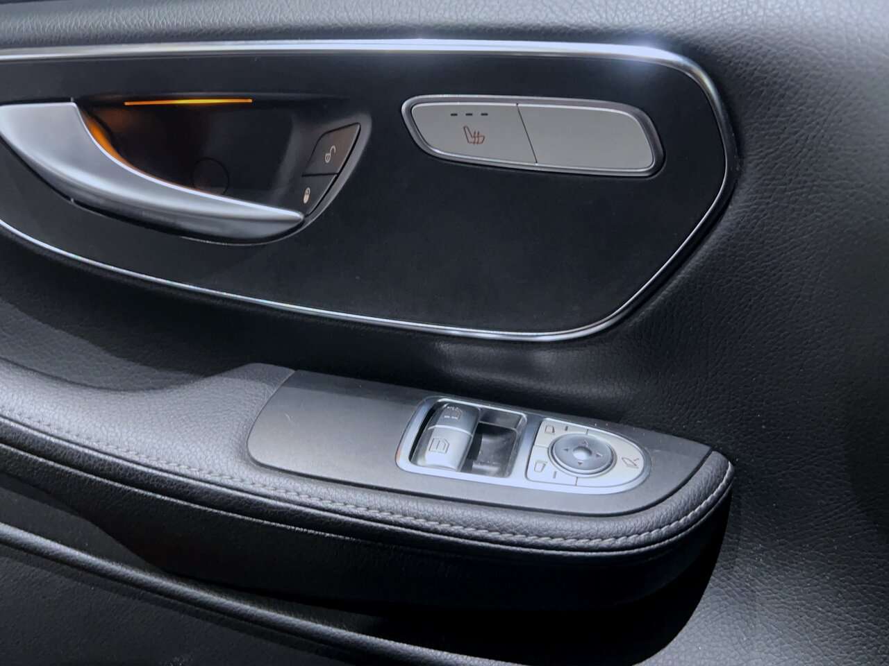 Mercedes-Benz V 250 AMG/7 plaatsen/ Avangarde/360/Leder — foto 21 van 24